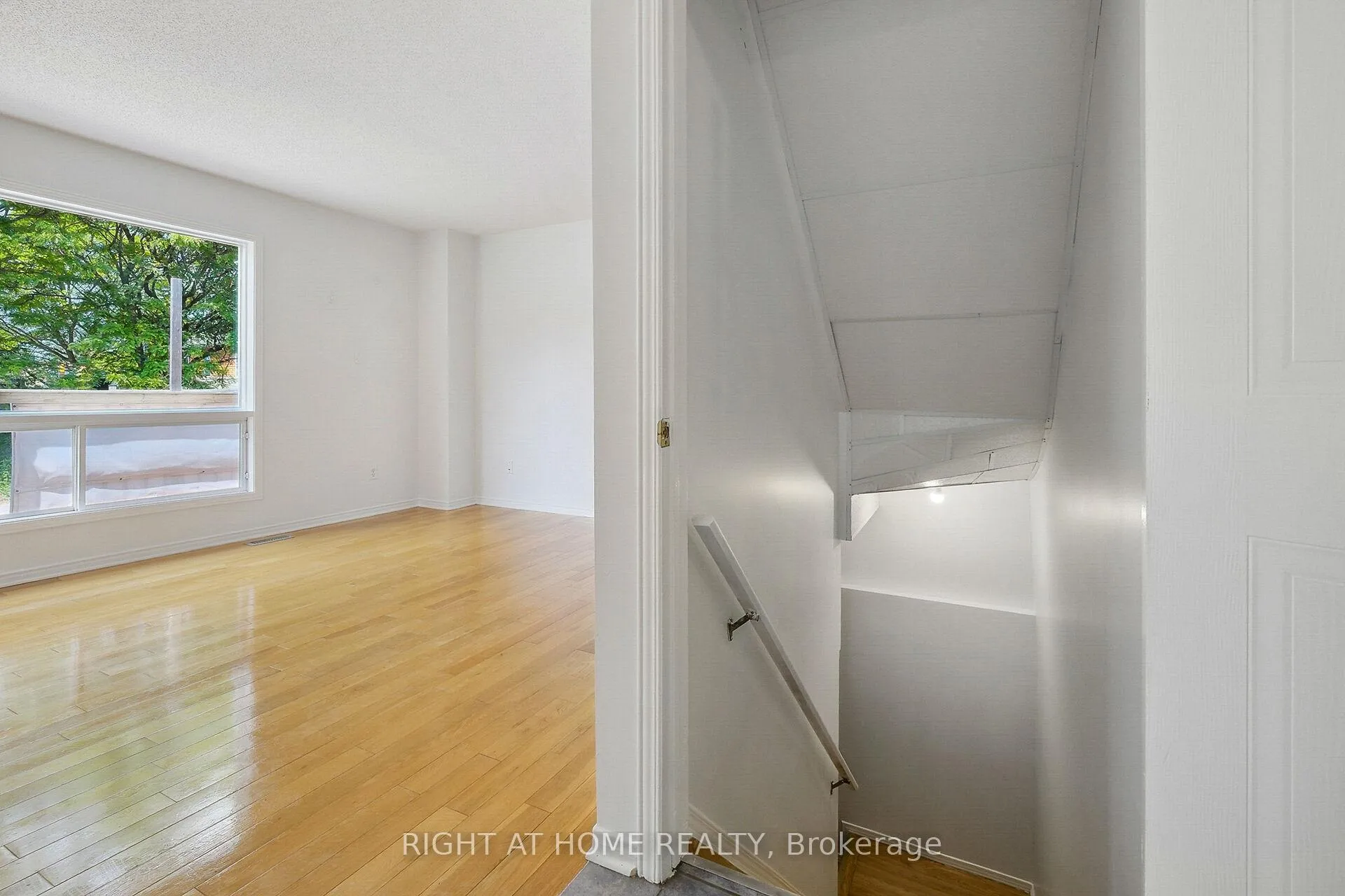 Photo 37 of 5119 Lerner Way, Ottawa, Beacon Hill South — HOMEH