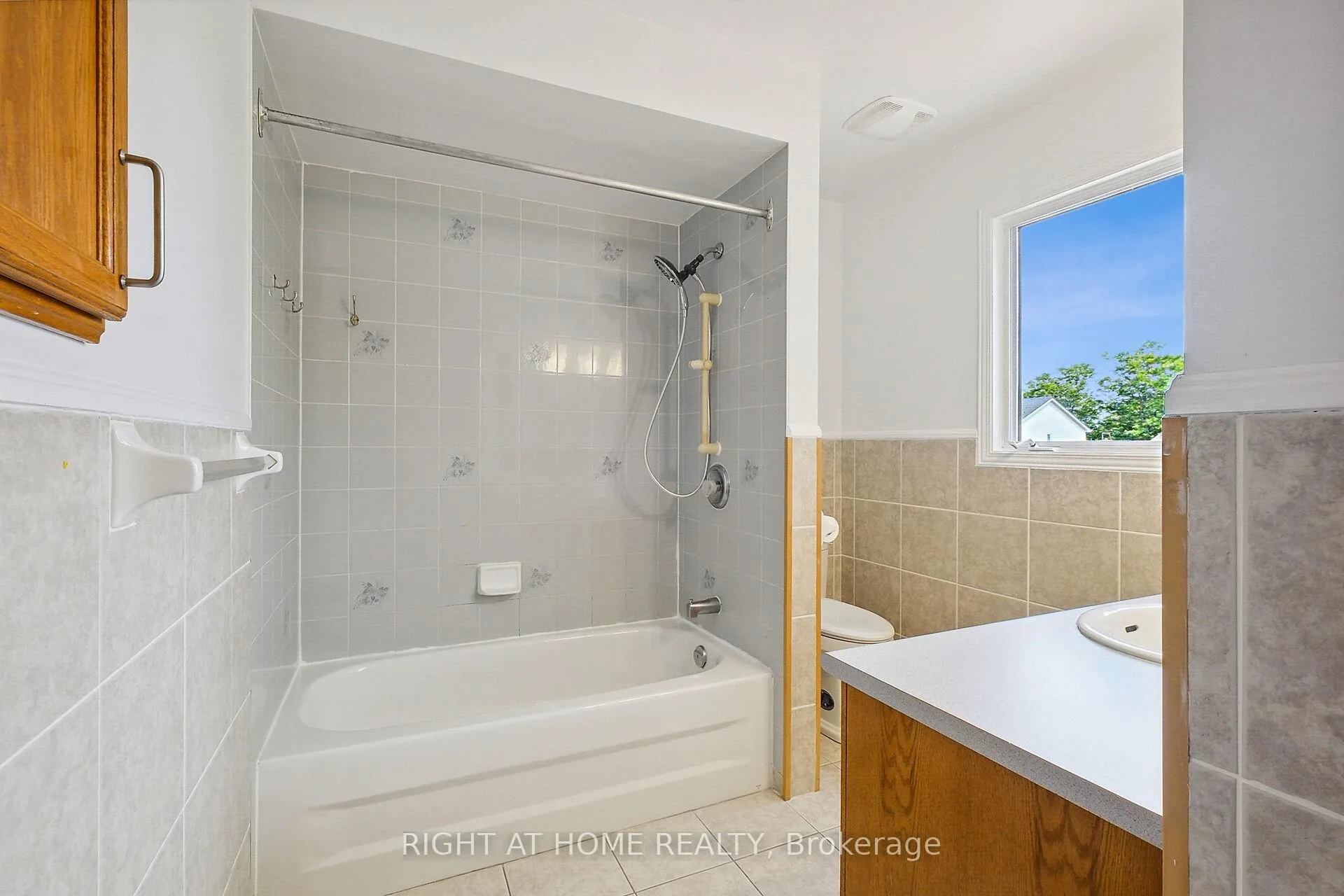 Photo 140 of 5119 Lerner Way, Ottawa, Beacon Hill South — HOMEH