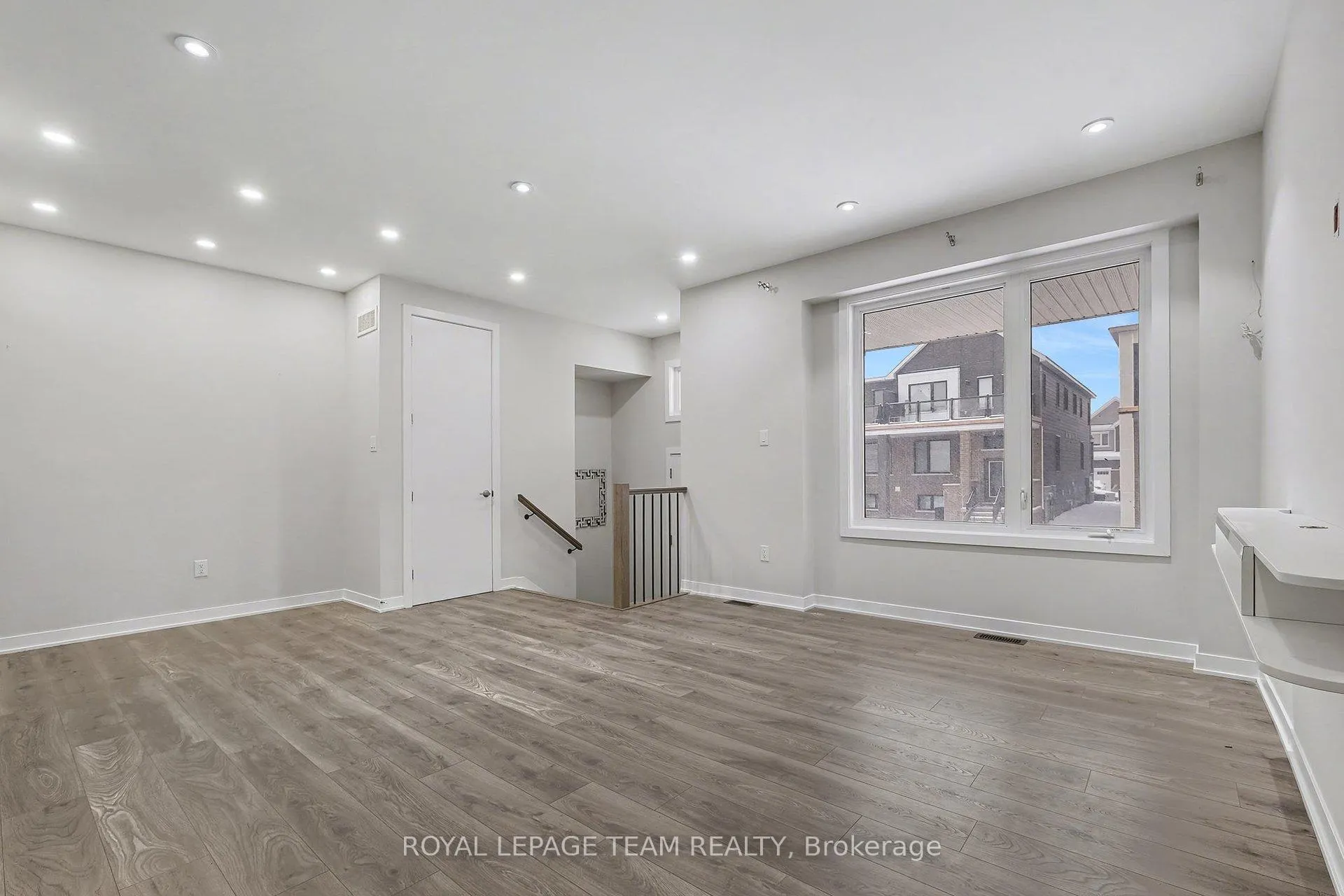 Photo 2 of 334 Catsfoot Walk, Ottawa, Barrhaven - Half Moon Bay — HOMEH