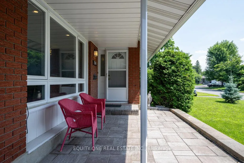 Photo 5 of 1041 Wiseman Crescent, Ottawa, Riverside Park — HOMEH