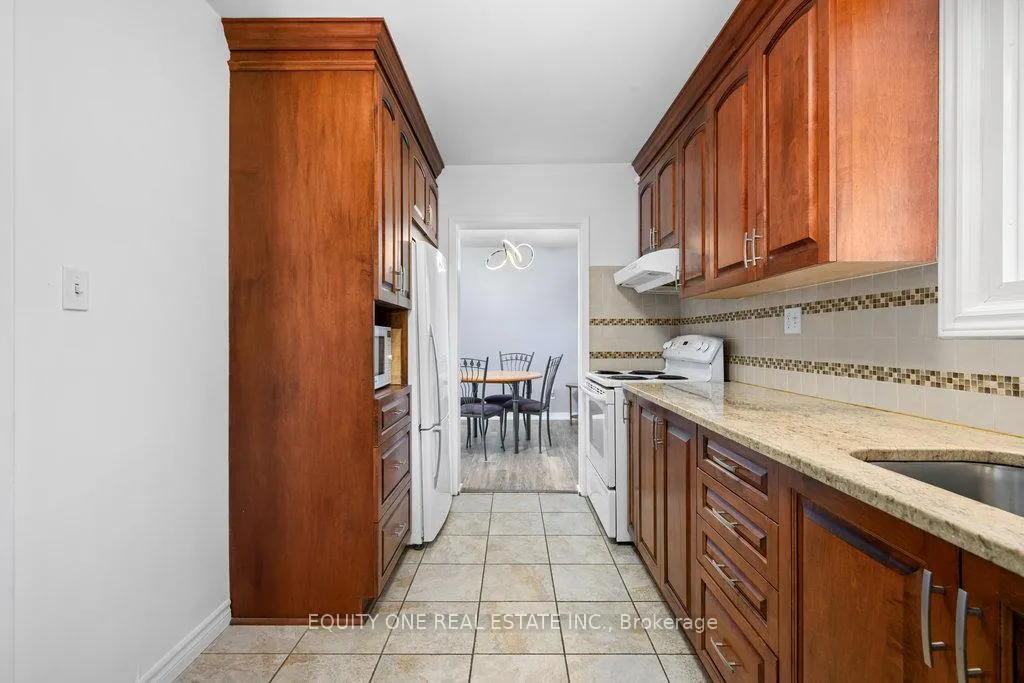 Photo 14 of 1041 Wiseman Crescent, Ottawa, Riverside Park — HOMEH