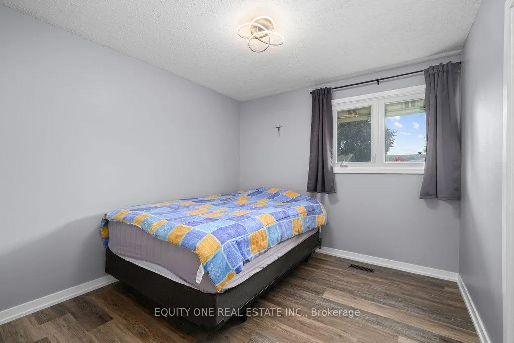 Photo 16 of 1041 Wiseman Crescent, Ottawa, Riverside Park — HOMEH