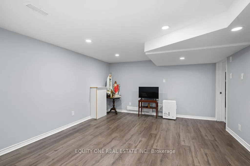 Photo 21 of 1041 Wiseman Crescent, Ottawa, Riverside Park — HOMEH