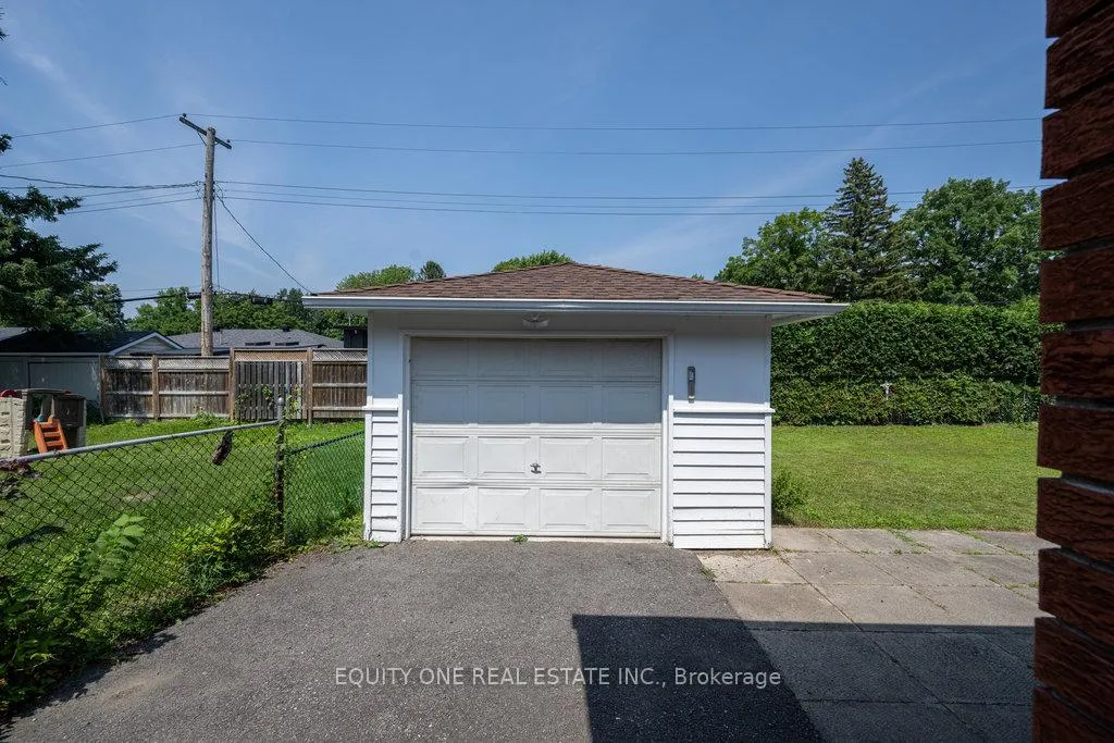Photo 33 of 1041 Wiseman Crescent, Ottawa, Riverside Park — HOMEH