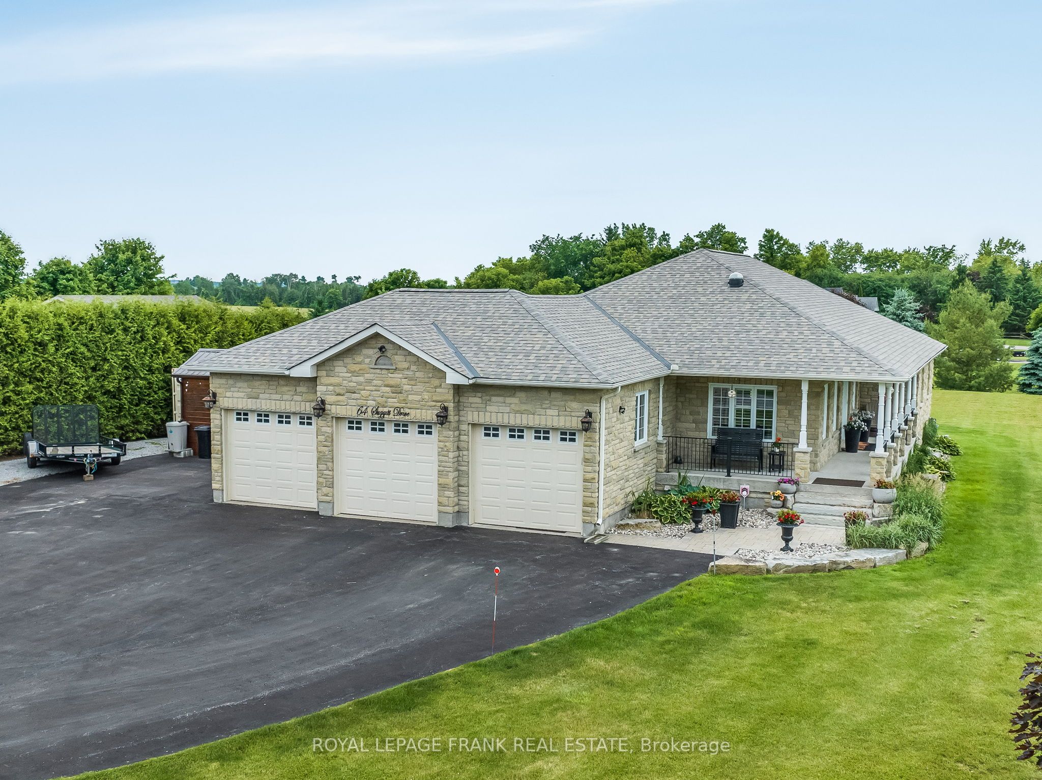 Photo 2 of 64 Suggitt Drive, Scugog, Rural Scugog — HOMEH