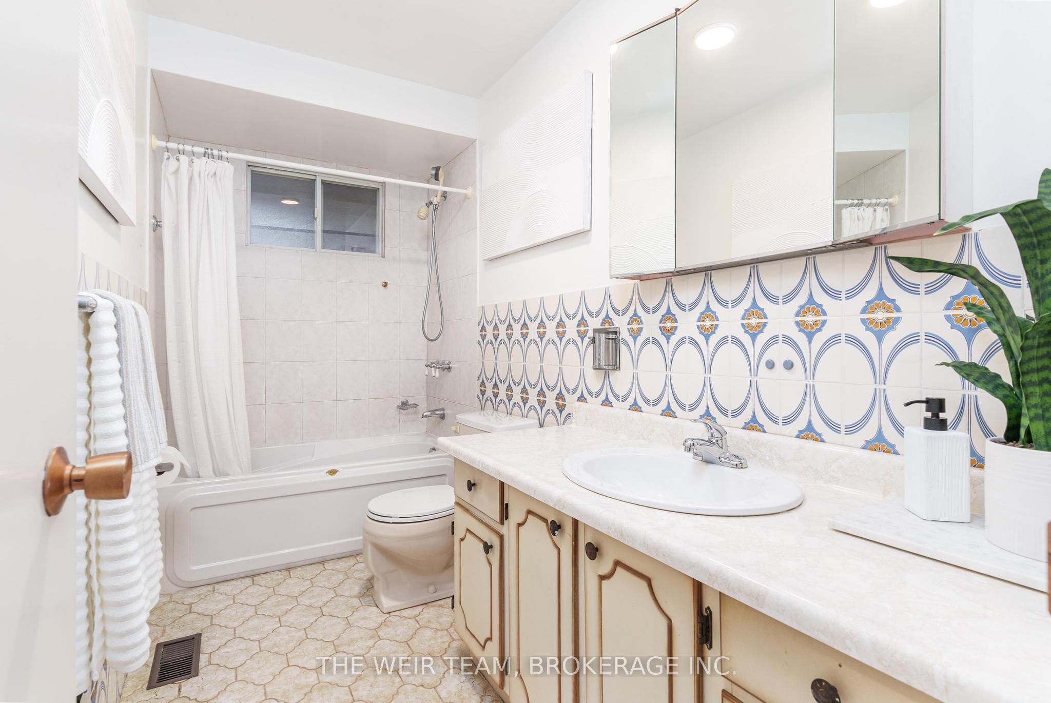 Photo 32 of 244 Gowan Avenue, Toronto, Danforth Village-East York — HOMEH