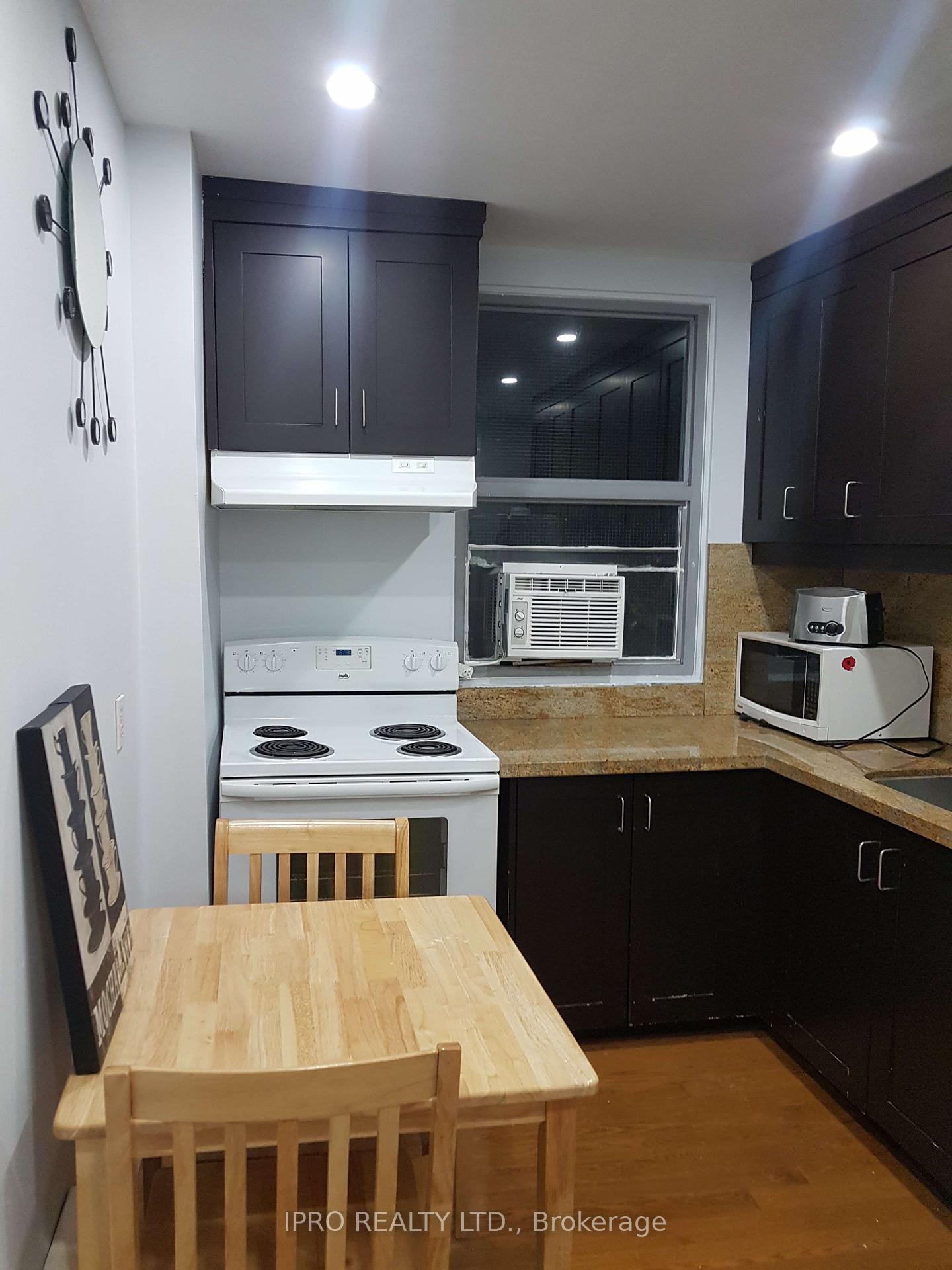 Photo 4 of Unit 302, 1118 College Street, Toronto, Dufferin Grove — HOMEH
