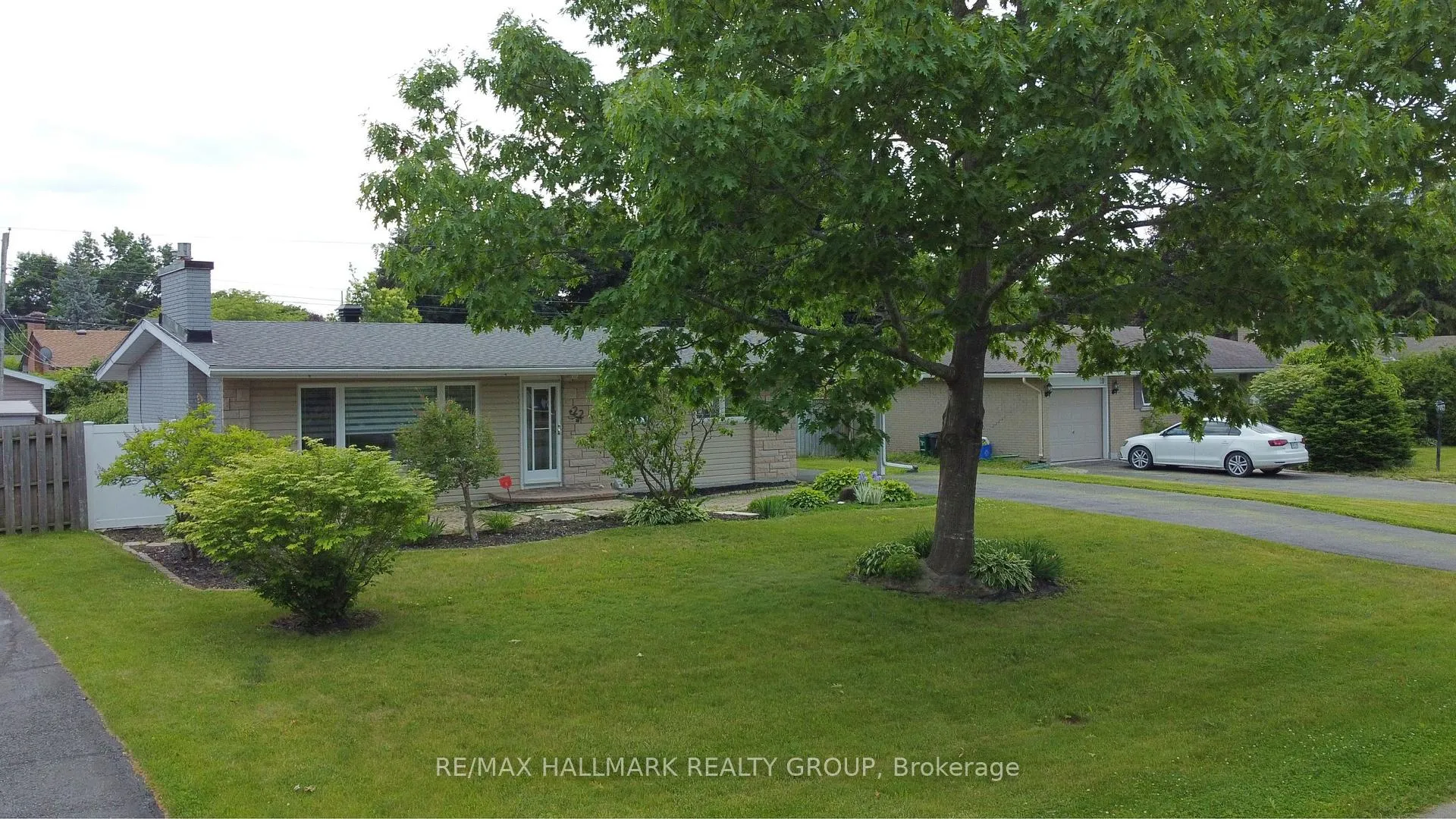 Photo 18 of 22 Harwick Crescent, Ottawa, Lynwood Village — HOMEH