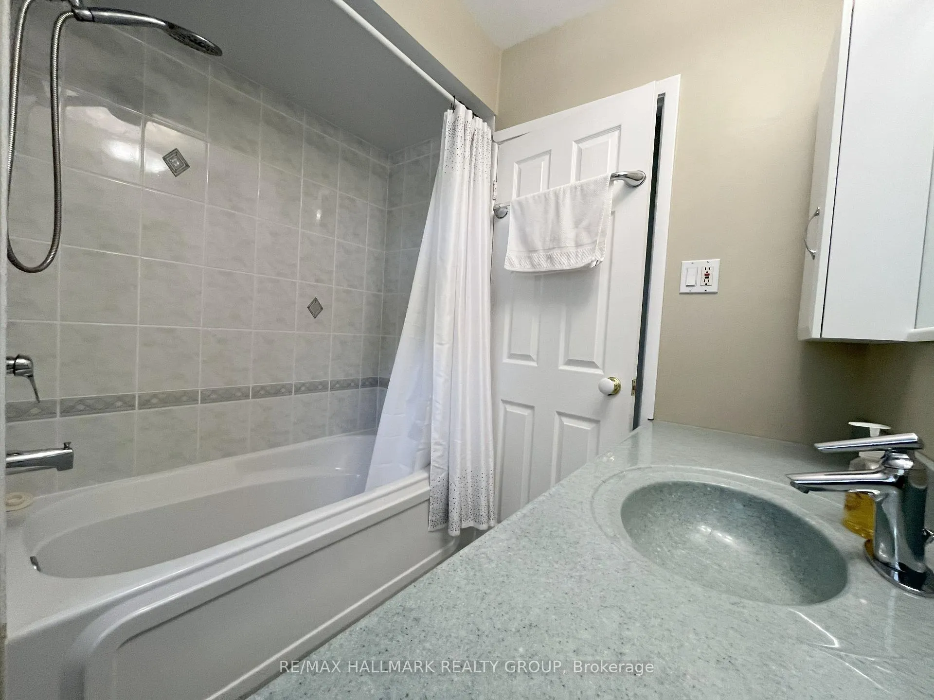 Photo 124 of 22 Harwick Crescent, Ottawa, Lynwood Village — HOMEH