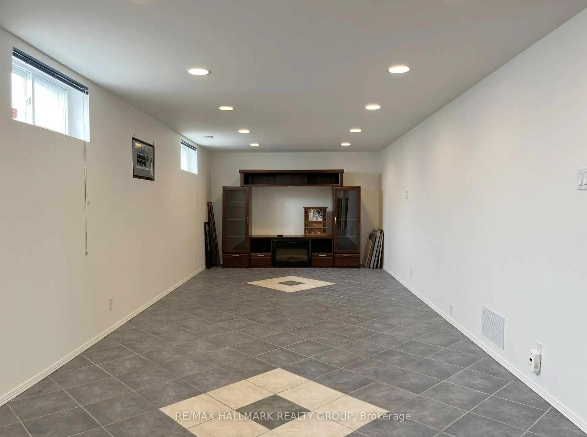 Photo 168 of 22 Harwick Crescent, Ottawa, Lynwood Village — HOMEH