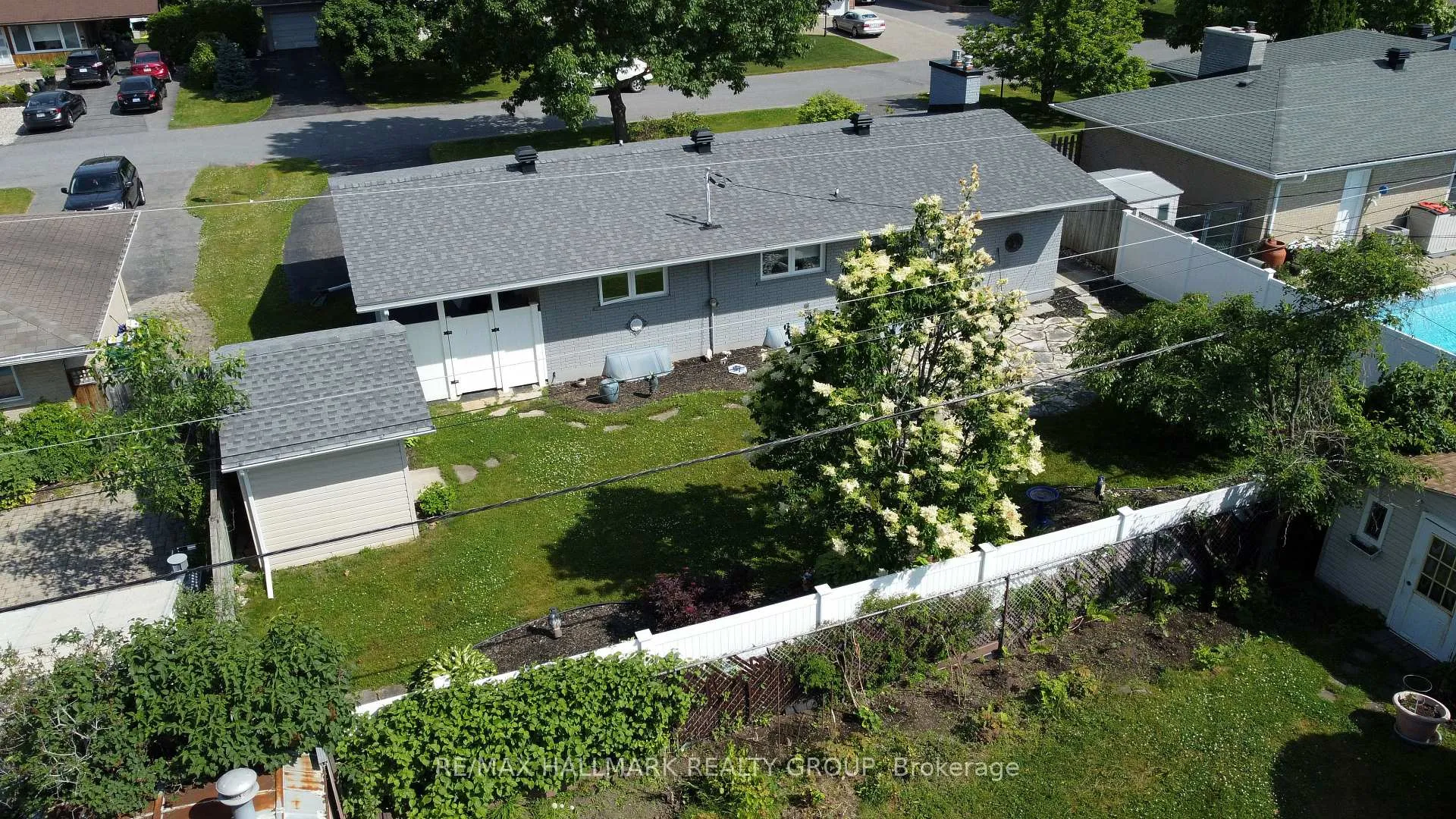 Photo 198 of 22 Harwick Crescent, Ottawa, Lynwood Village — HOMEH