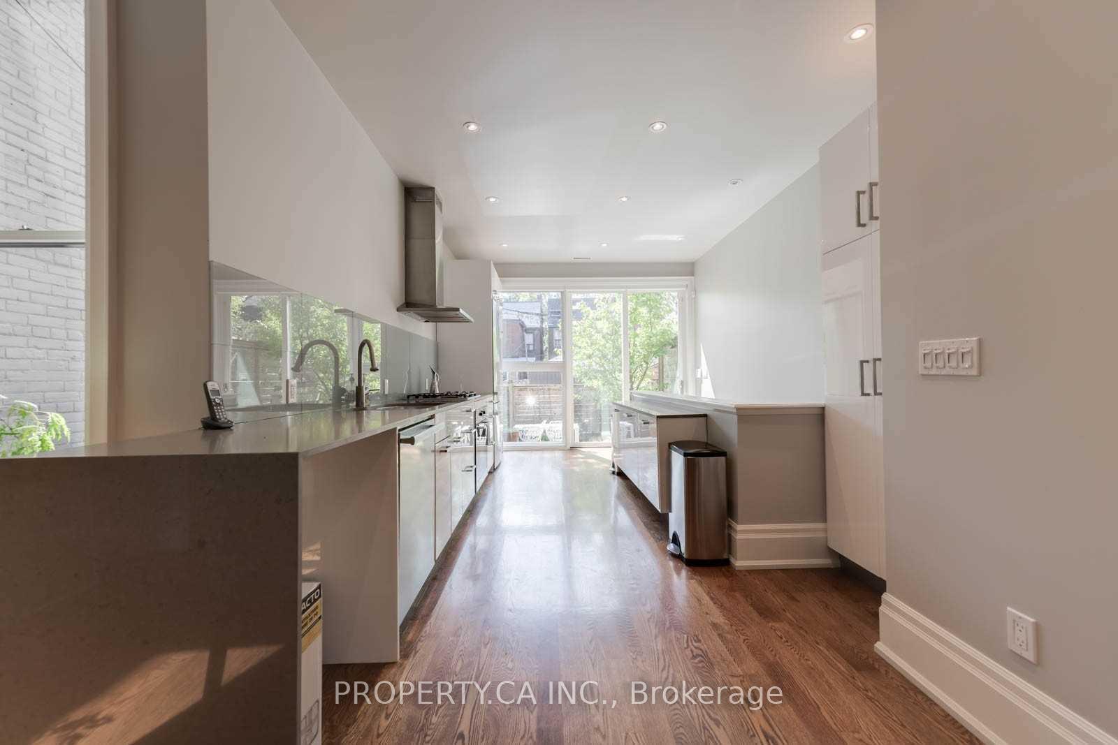 Photo 5 of 9 Mackenzie Crescent, Toronto, Little Portugal — HOMEH