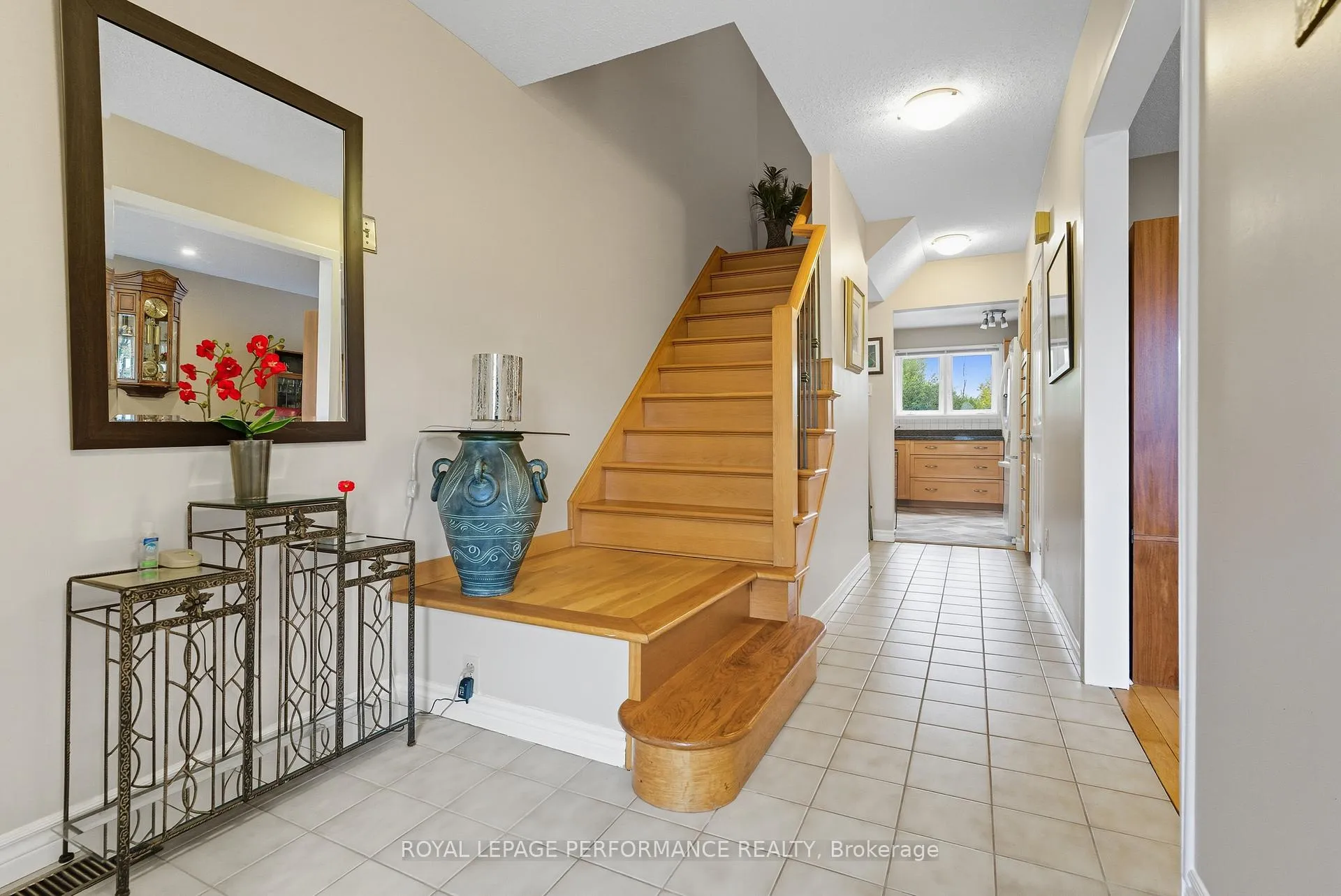 Photo 6 of 2463 Orient Park Drive, Ottawa, Blackburn Hamlet (South) — HOMEH