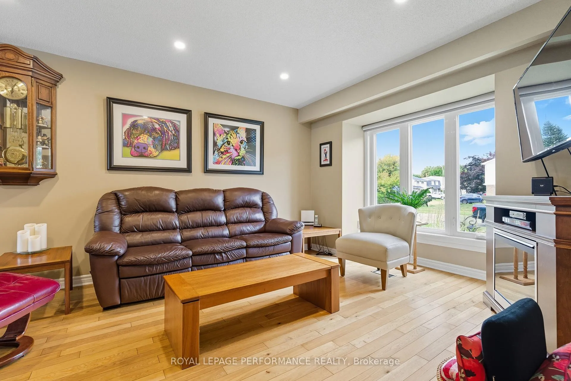 Photo 7 of 2463 Orient Park Drive, Ottawa, Blackburn Hamlet (South) — HOMEH