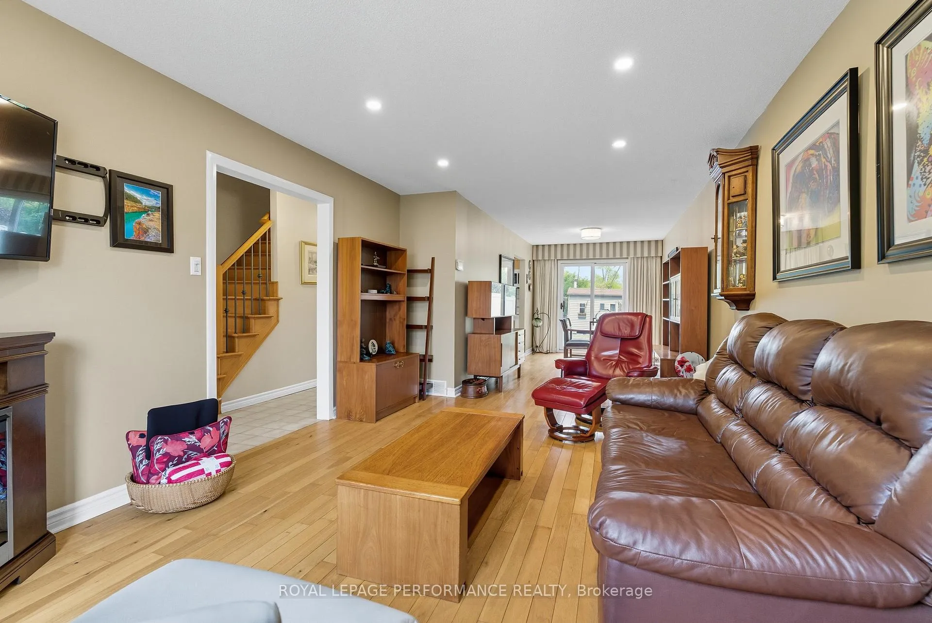 Photo 9 of 2463 Orient Park Drive, Ottawa, Blackburn Hamlet (South) — HOMEH