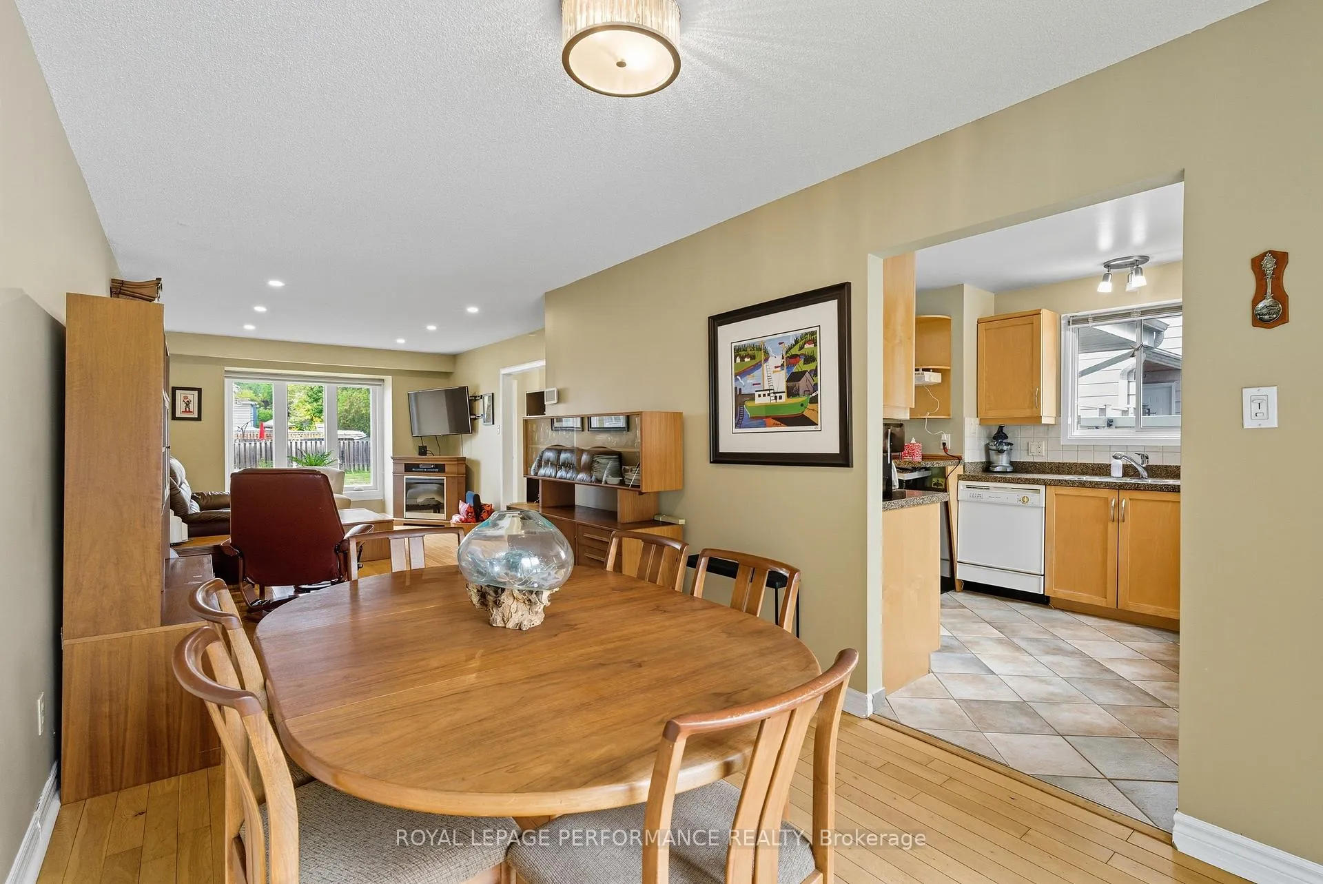 Photo 11 of 2463 Orient Park Drive, Ottawa, Blackburn Hamlet (South) — HOMEH
