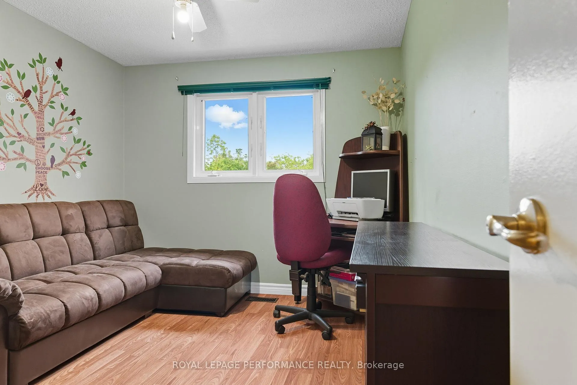 Photo 23 of 2463 Orient Park Drive, Ottawa, Blackburn Hamlet (South) — HOMEH