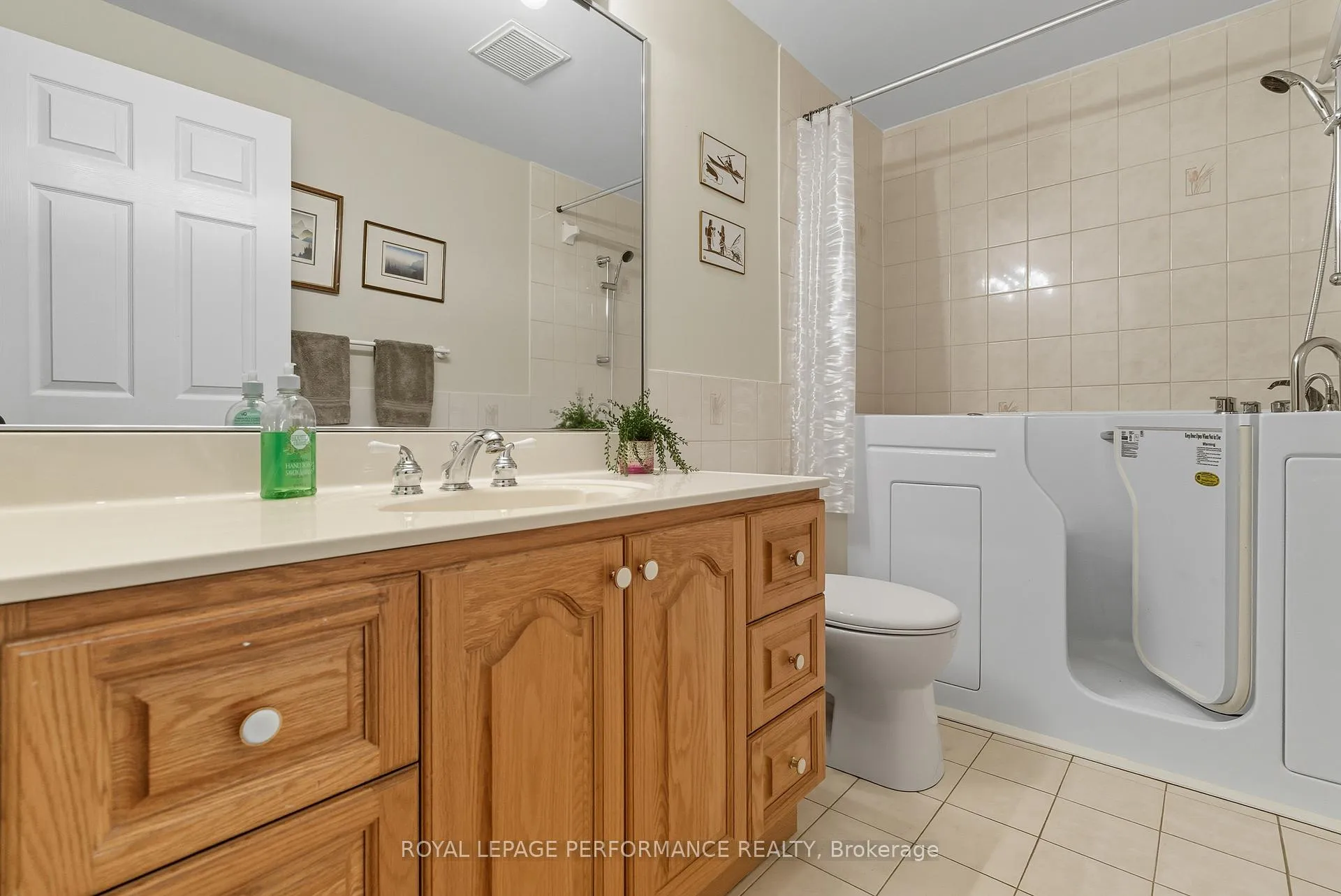 Photo 27 of 2463 Orient Park Drive, Ottawa, Blackburn Hamlet (South) — HOMEH
