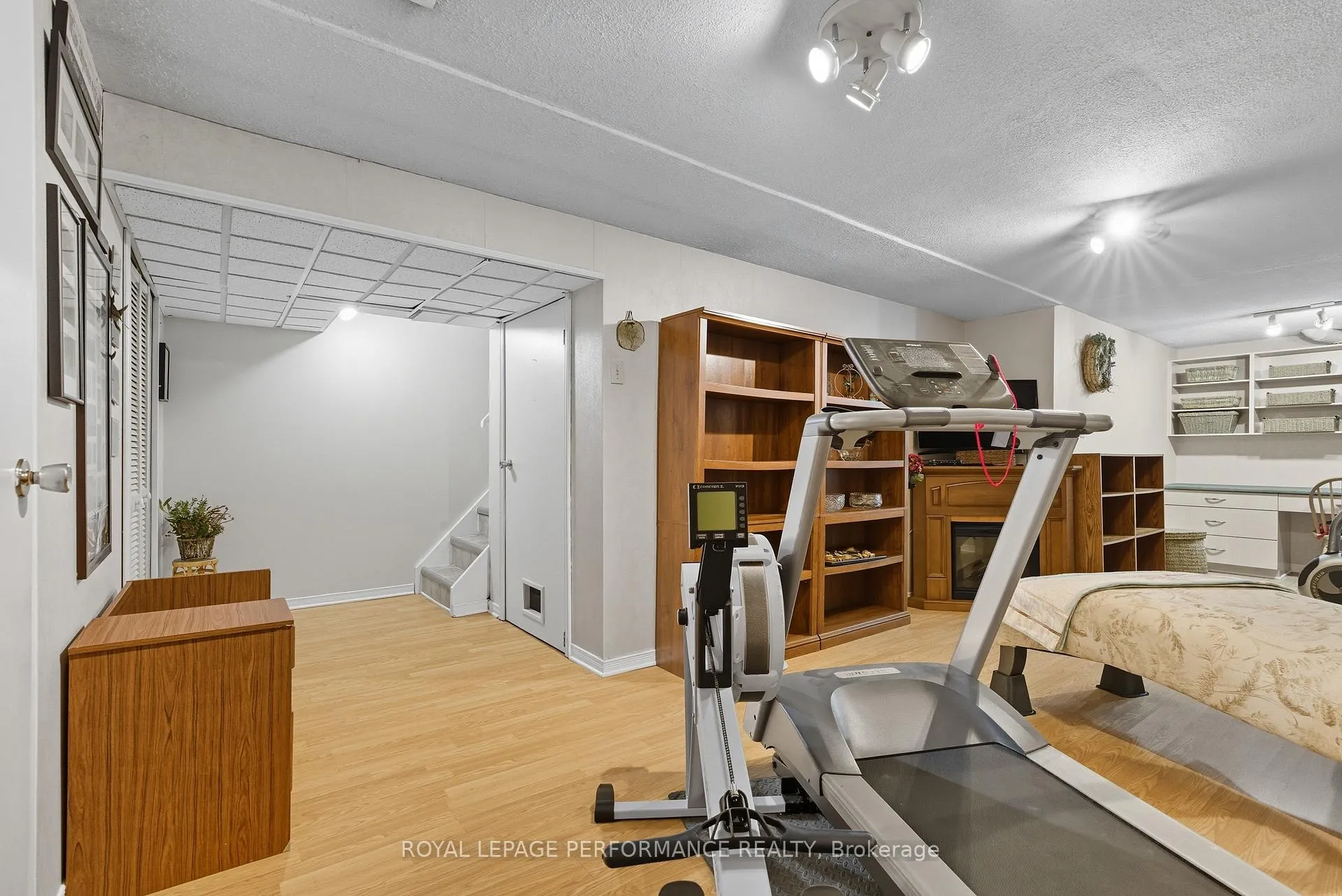Photo 29 of 2463 Orient Park Drive, Ottawa, Blackburn Hamlet (South) — HOMEH