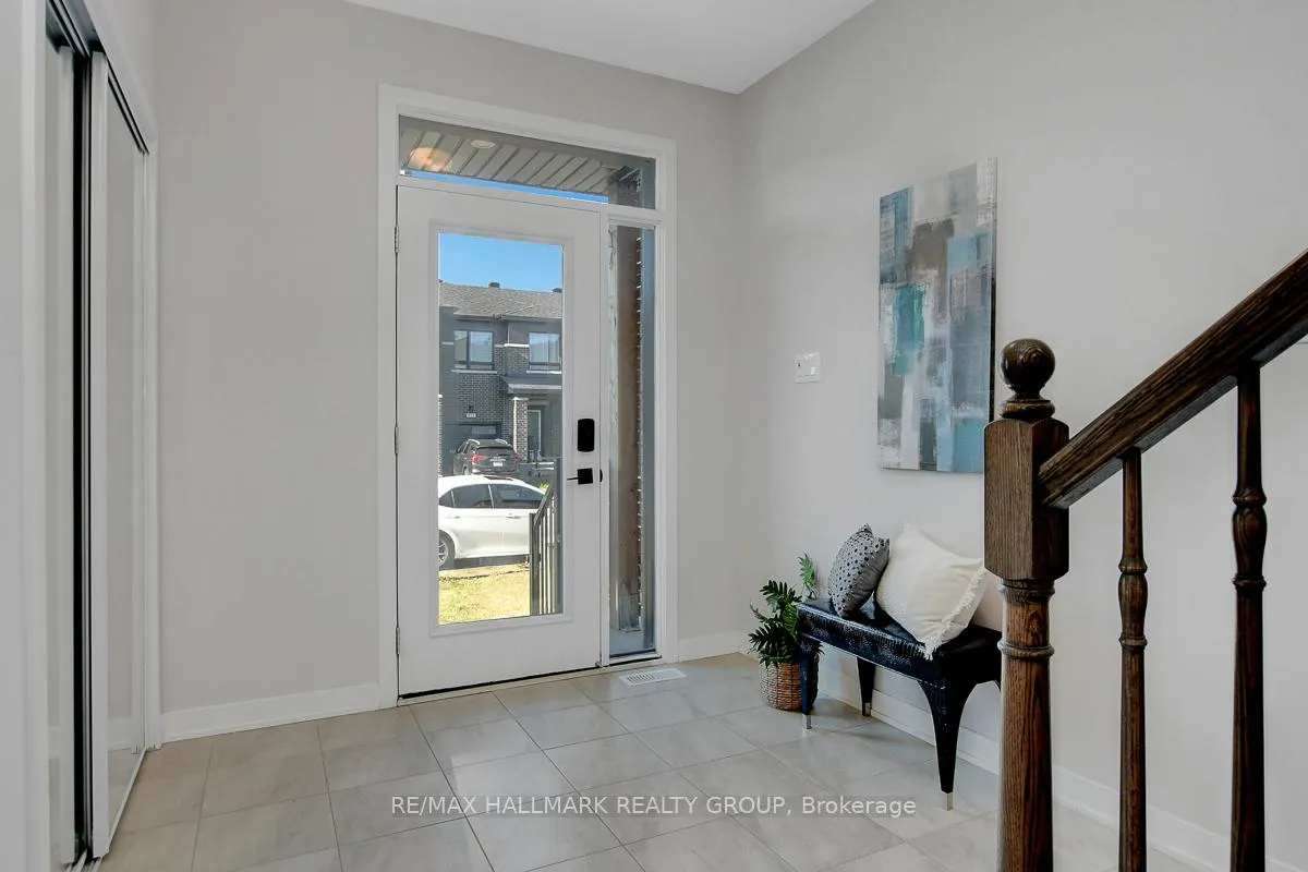 Photo 4 of 610 Fenwick Way, Ottawa, Barrhaven - Stonebridge — HOMEH