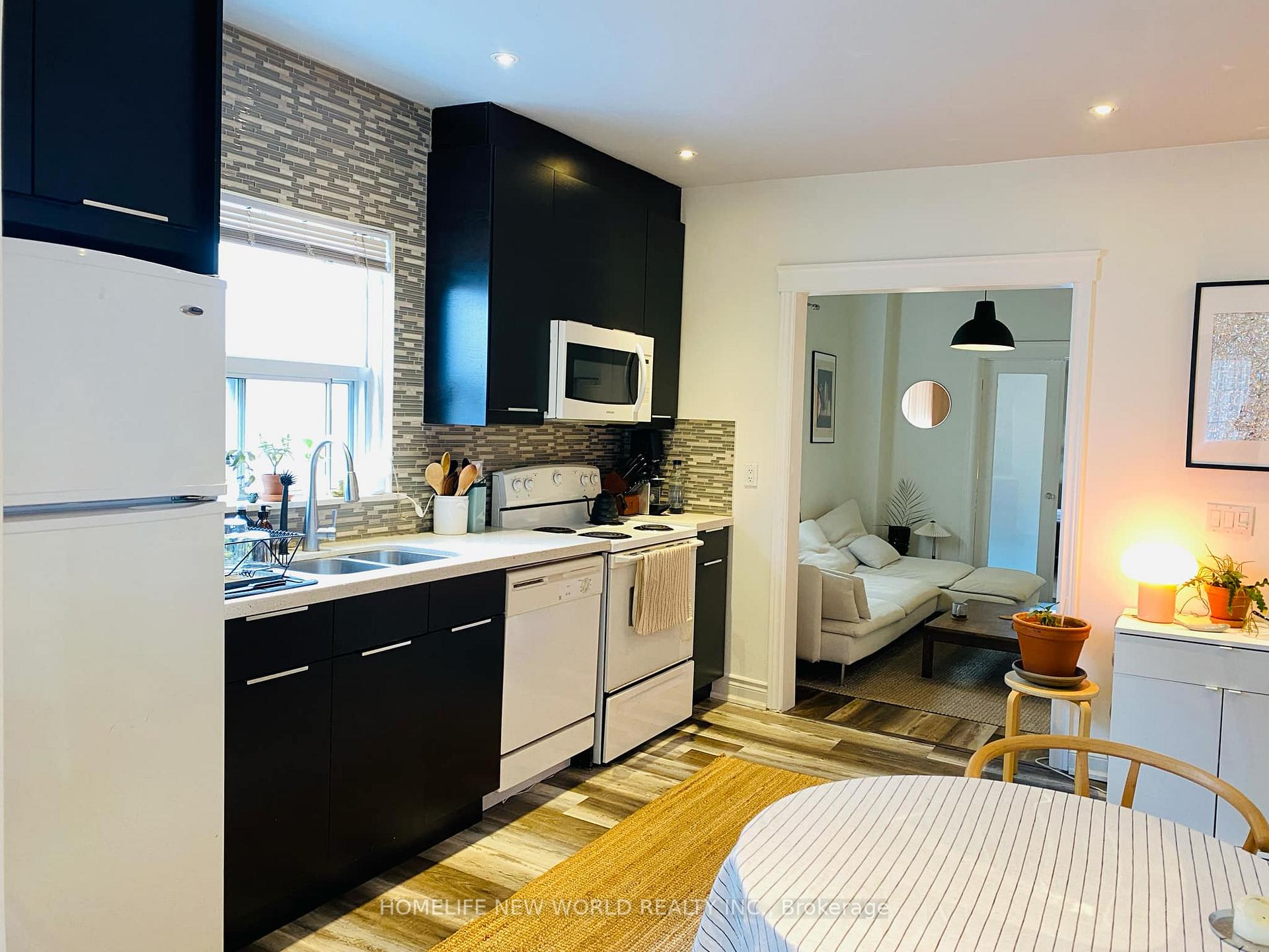Photo 5 of Unit 1, 199 Bellwoods Avenue, Toronto, Trinity-Bellwoods — HOMEH