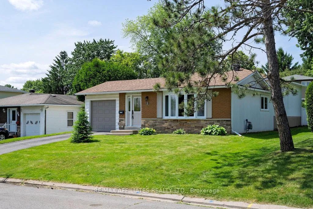 Photo 3 of 22 Red Maple Crescent, Ottawa, Blackburn Hamlet — HOMEH