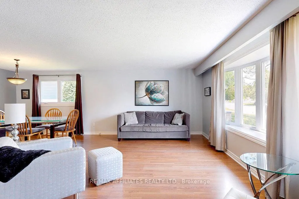 Photo 27 of 22 Red Maple Crescent, Ottawa, Blackburn Hamlet — HOMEH