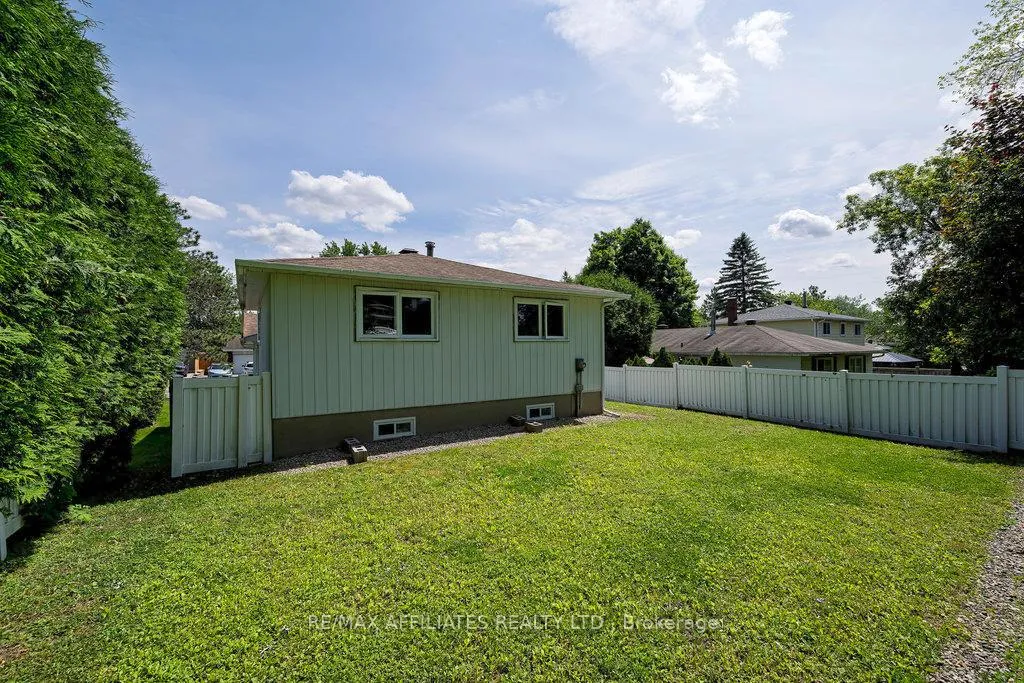 Photo 103 of 22 Red Maple Crescent, Ottawa, Blackburn Hamlet — HOMEH
