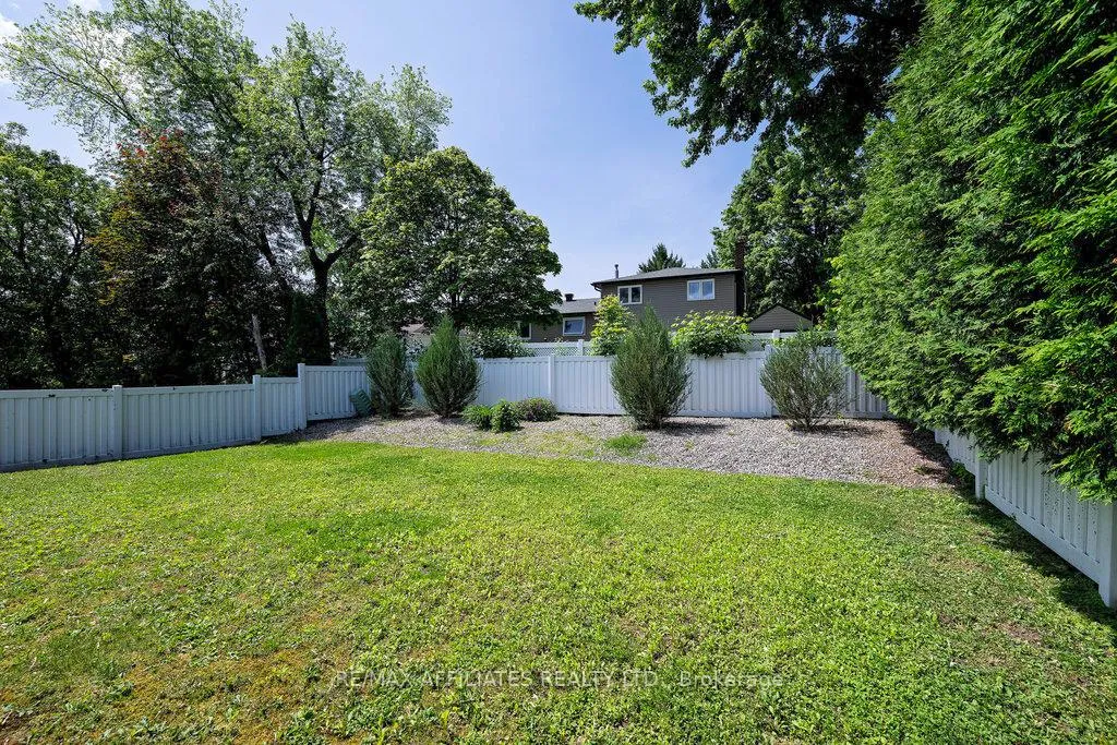 Photo 117 of 22 Red Maple Crescent, Ottawa, Blackburn Hamlet — HOMEH