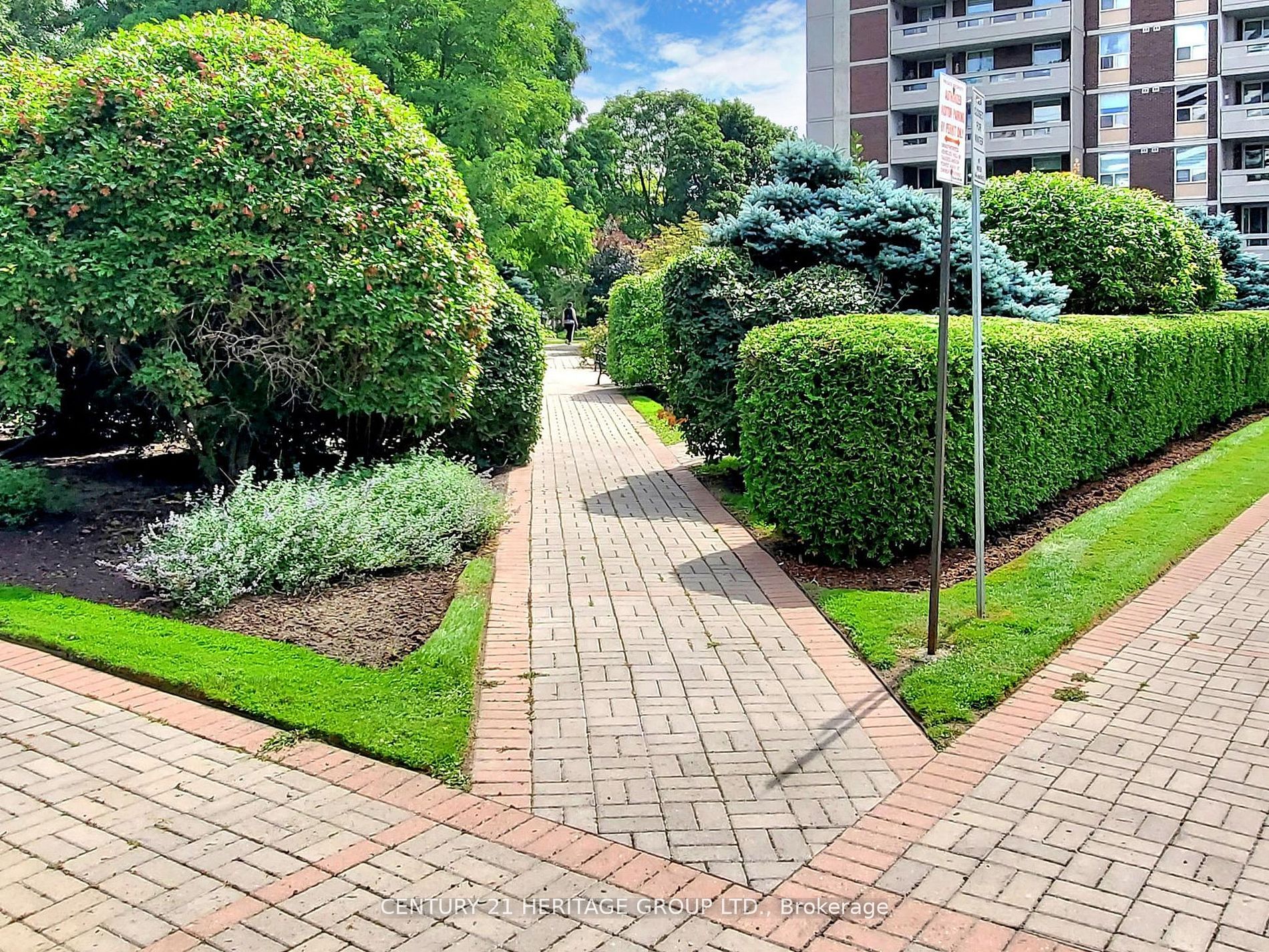 Photo 75 of Unit 406, 60 Inverlochy Boulevard, Markham, Royal Orchard — HOMEH