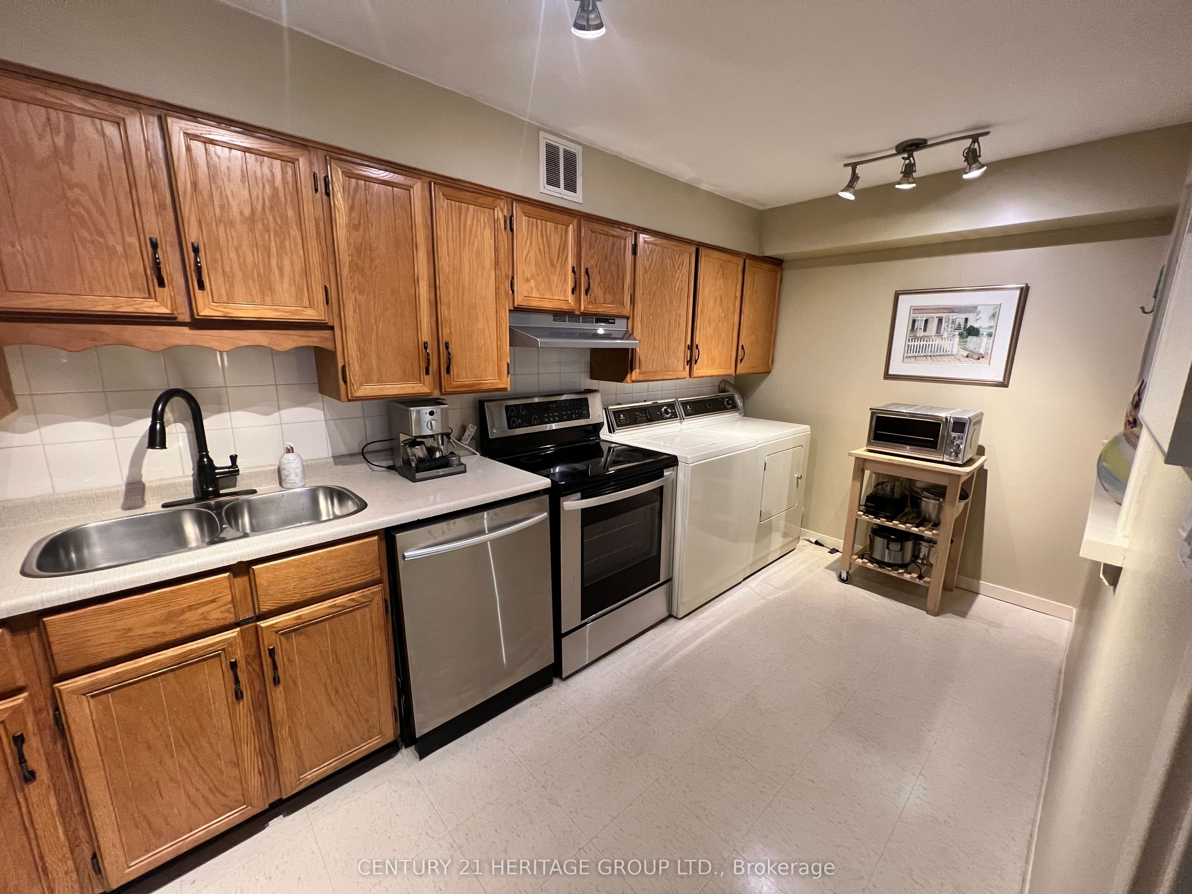 Photo 48 of Unit 406, 60 Inverlochy Boulevard, Markham, Royal Orchard — HOMEH