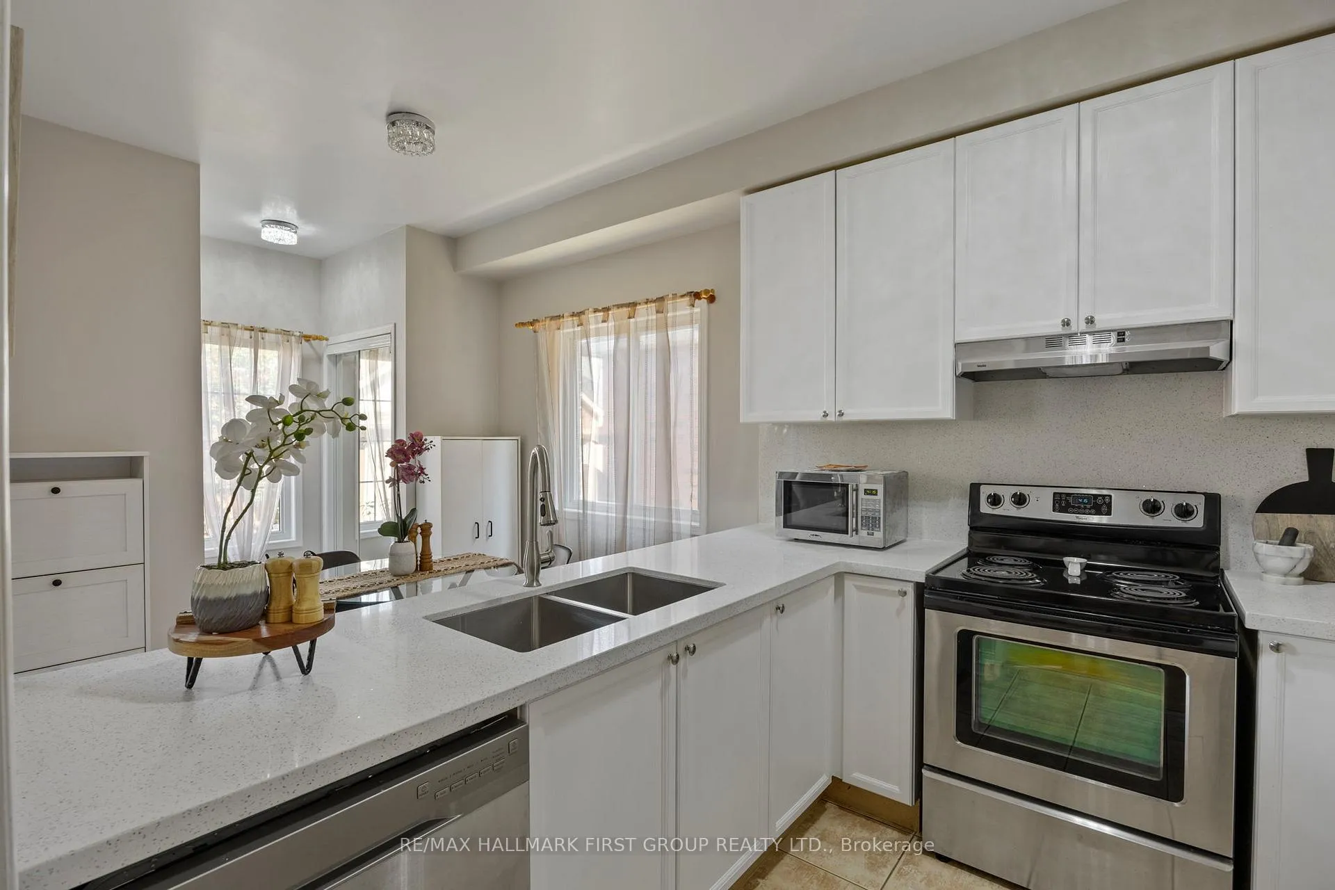 Photo 15 of 35 Salt Drive, Ajax, South East — HOMEH
