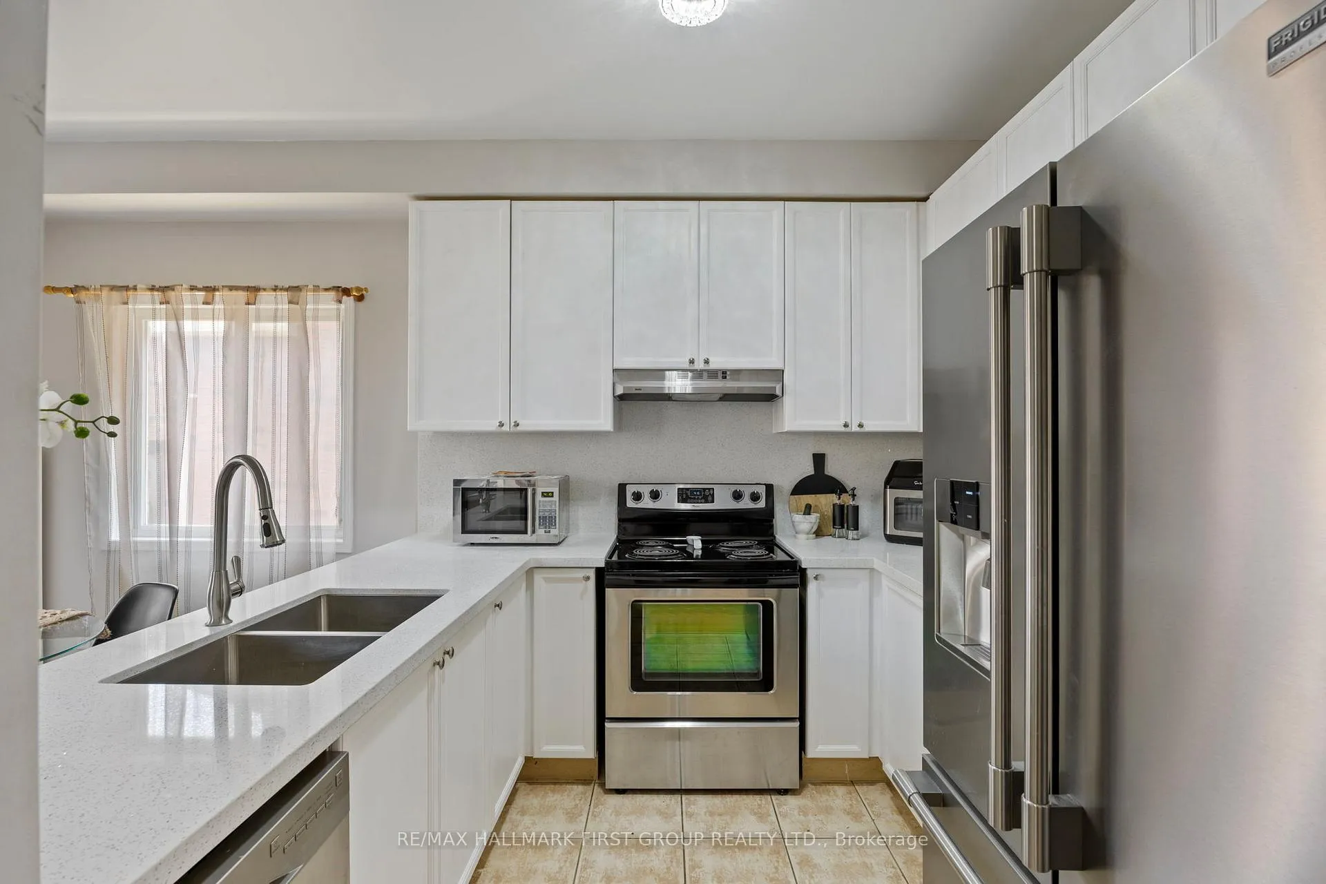 Photo 17 of 35 Salt Drive, Ajax, South East — HOMEH
