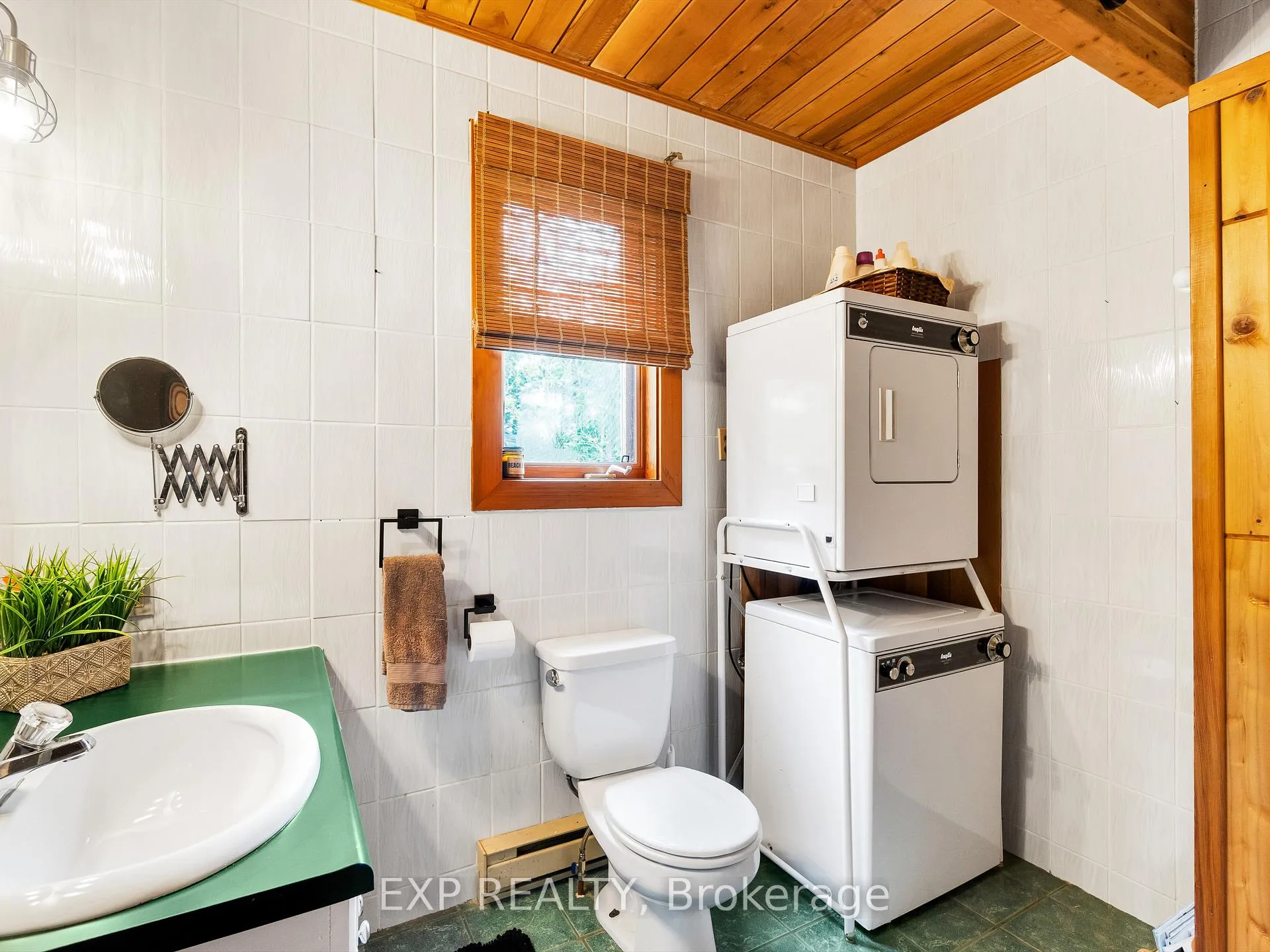 Photo 124 of 230 Doe Lake Peninsula, Armour, Katrine — HOMEH