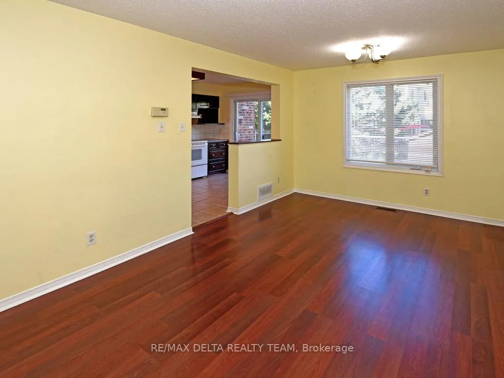 Photo 13 of 138 Montana Way, Ottawa, Barrhaven - Longfields — HOMEH