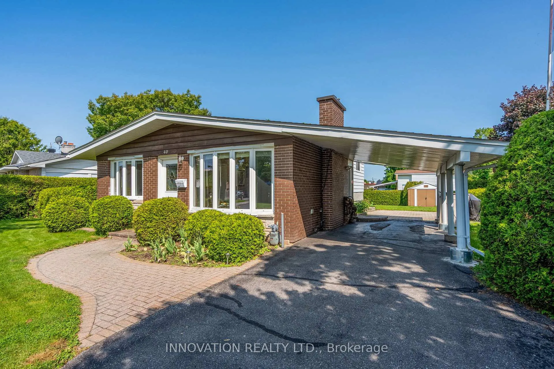 Photo 18 of 40 Hadley Circle, Ottawa, Bells Corners — HOMEH