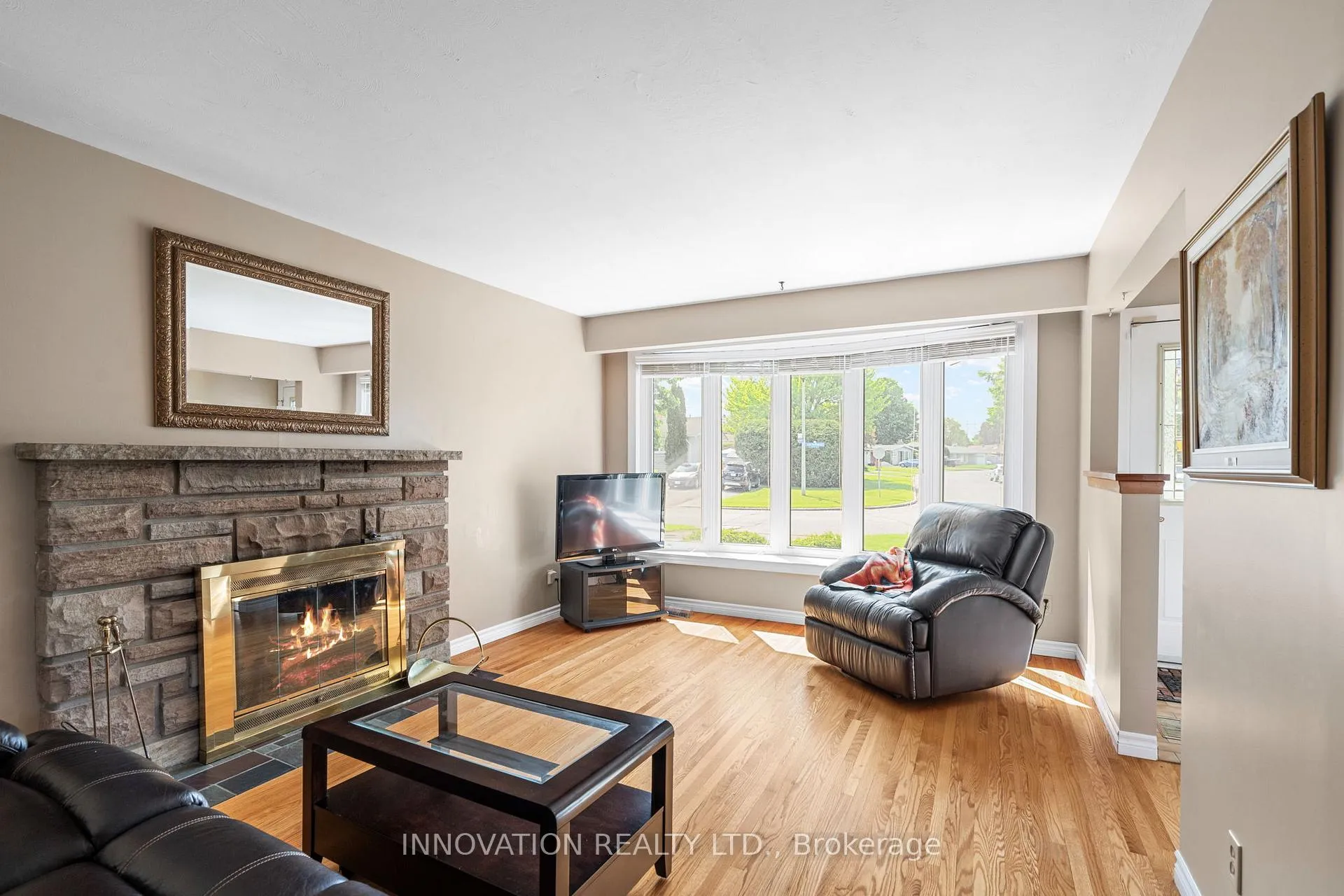Photo 52 of 40 Hadley Circle, Ottawa, Bells Corners — HOMEH