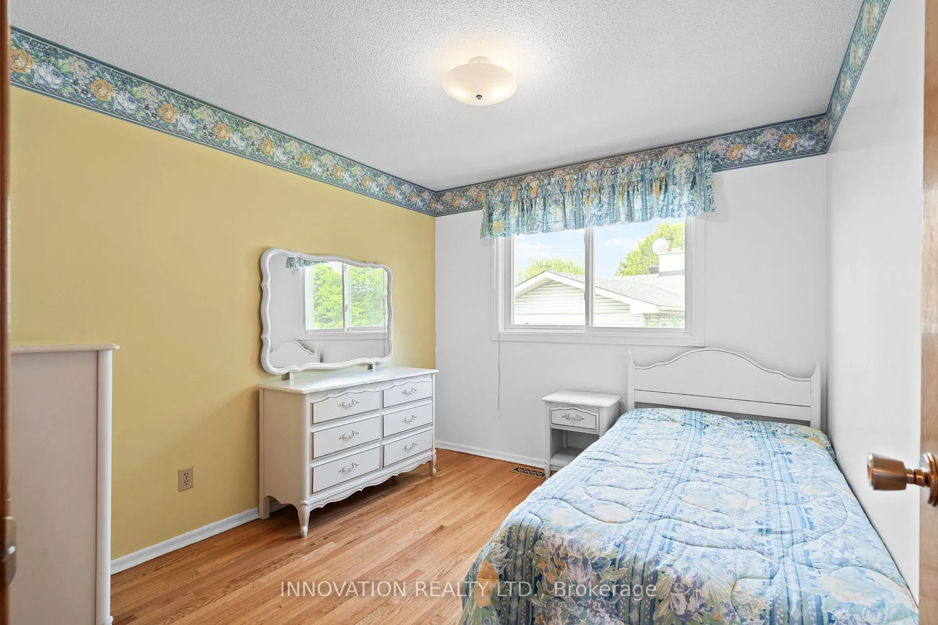 Photo 126 of 40 Hadley Circle, Ottawa, Bells Corners — HOMEH