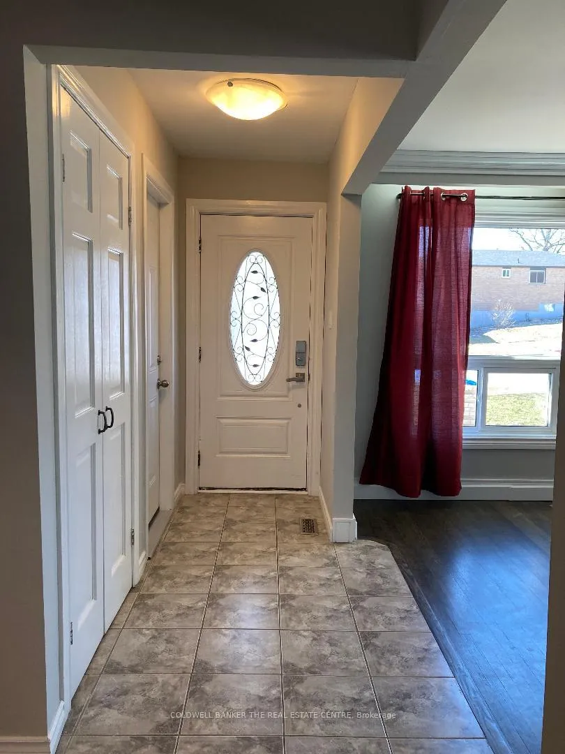 Photo 2 of Unit A, 355 Leacock Drive, Barrie, Letitia Heights — HOMEH