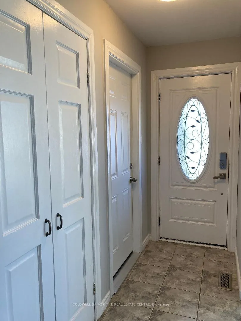 Photo 3 of Unit A, 355 Leacock Drive, Barrie, Letitia Heights — HOMEH