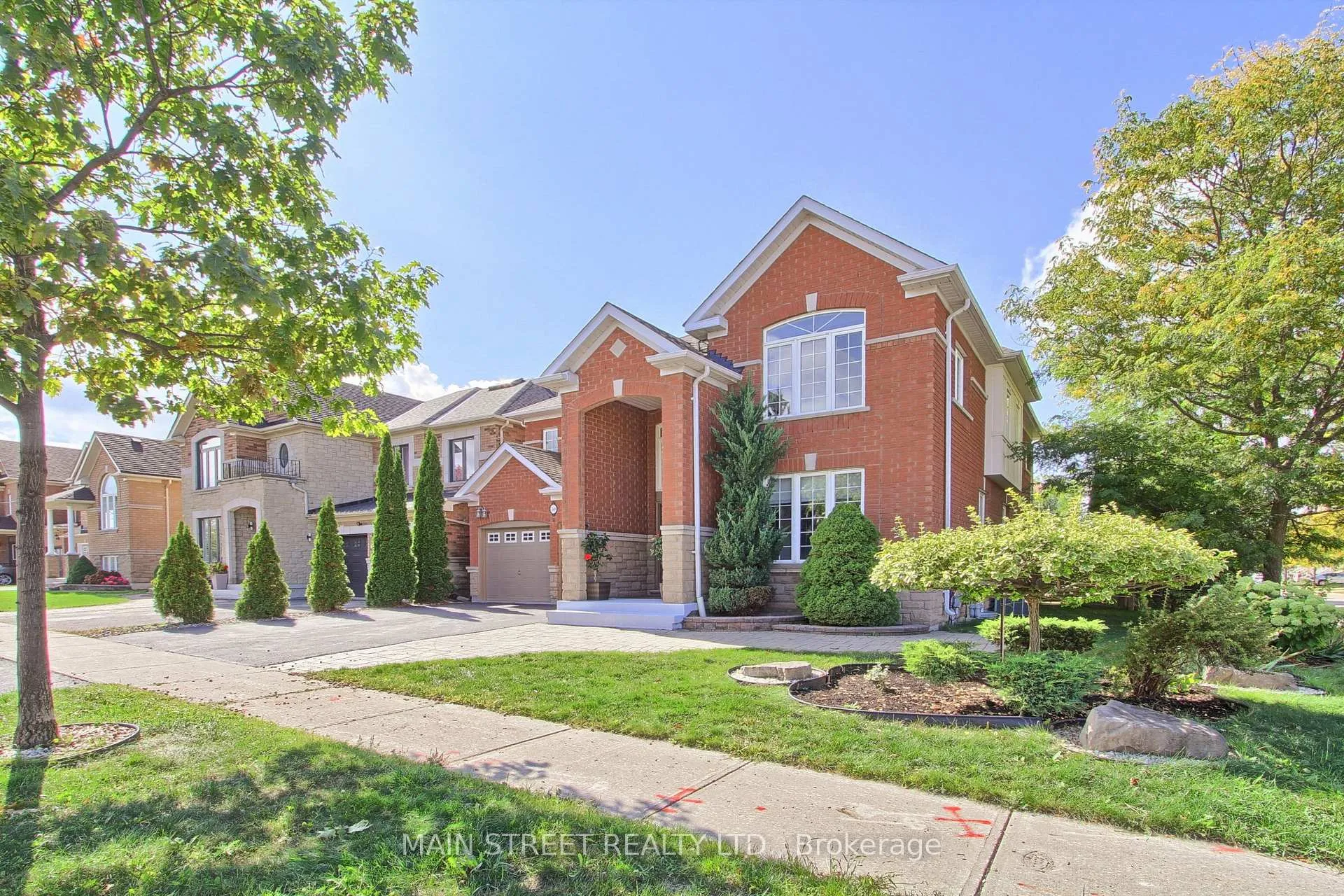 Photo 2 of 30 Conover Avenue, Aurora, Bayview Northeast — HOMEH
