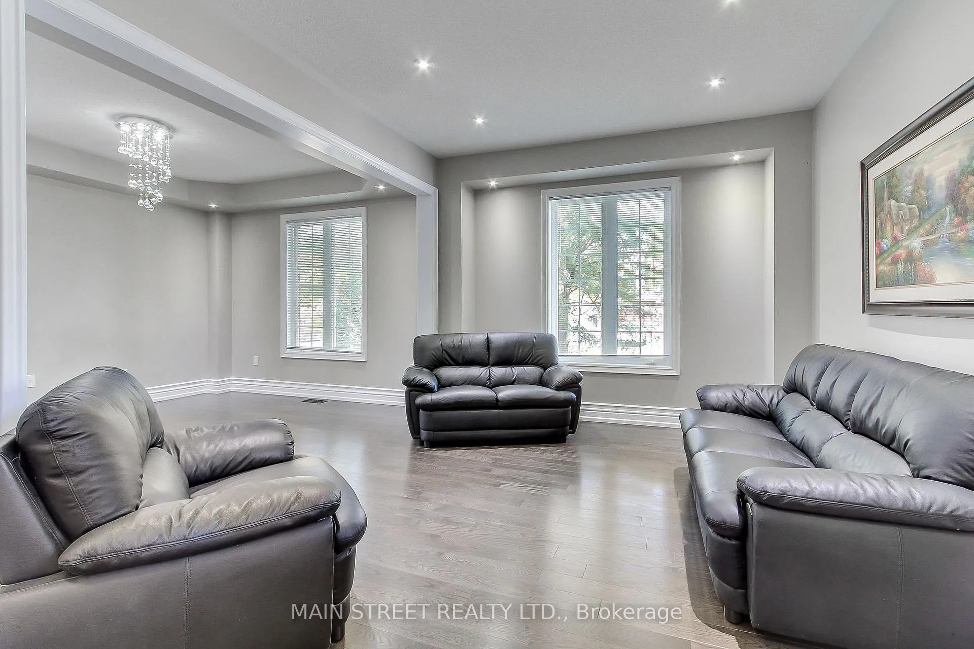 Photo 4 of 30 Conover Avenue, Aurora, Bayview Northeast — HOMEH