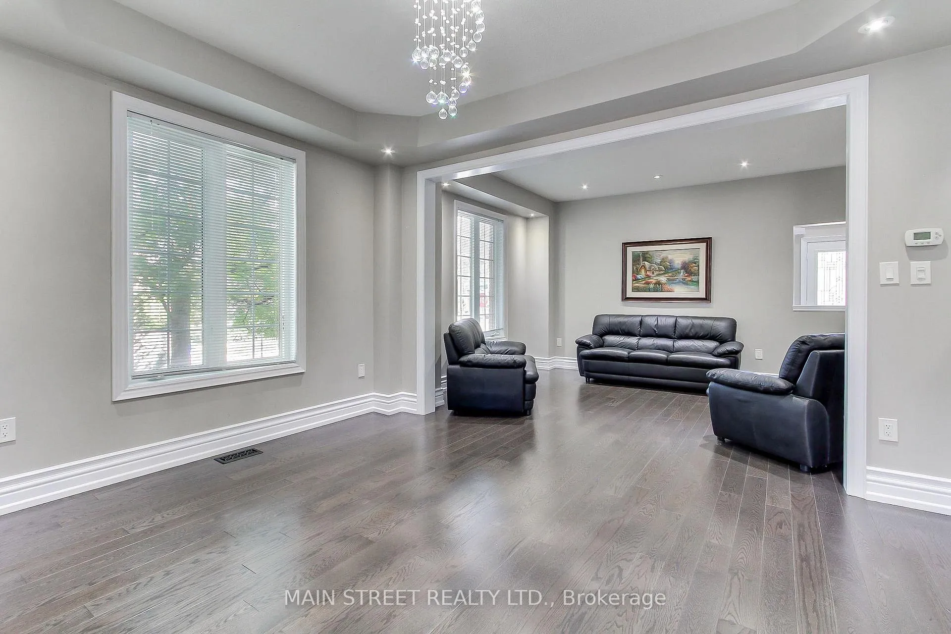 Photo 7 of 30 Conover Avenue, Aurora, Bayview Northeast — HOMEH