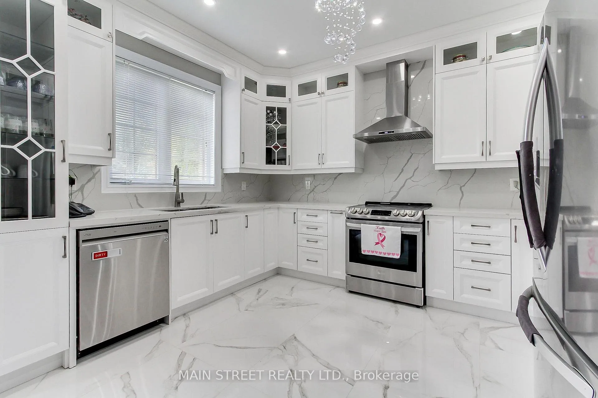 Photo 9 of 30 Conover Avenue, Aurora, Bayview Northeast — HOMEH