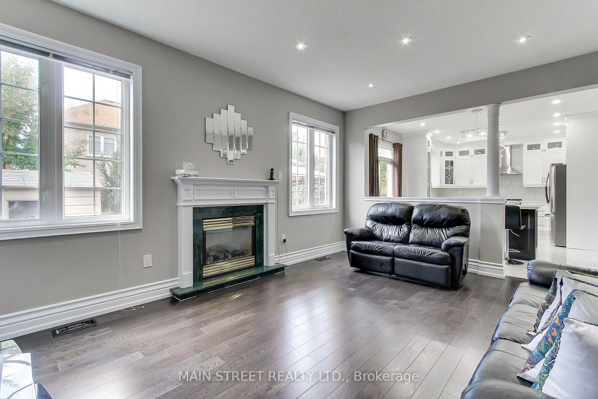 Photo 14 of 30 Conover Avenue, Aurora, Bayview Northeast — HOMEH