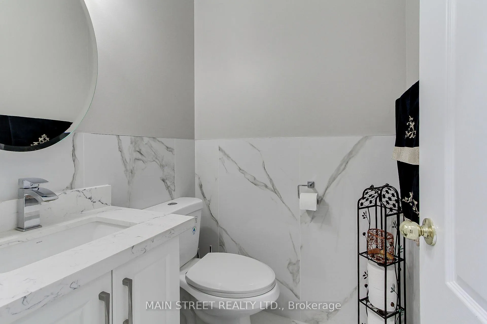 Photo 17 of 30 Conover Avenue, Aurora, Bayview Northeast — HOMEH