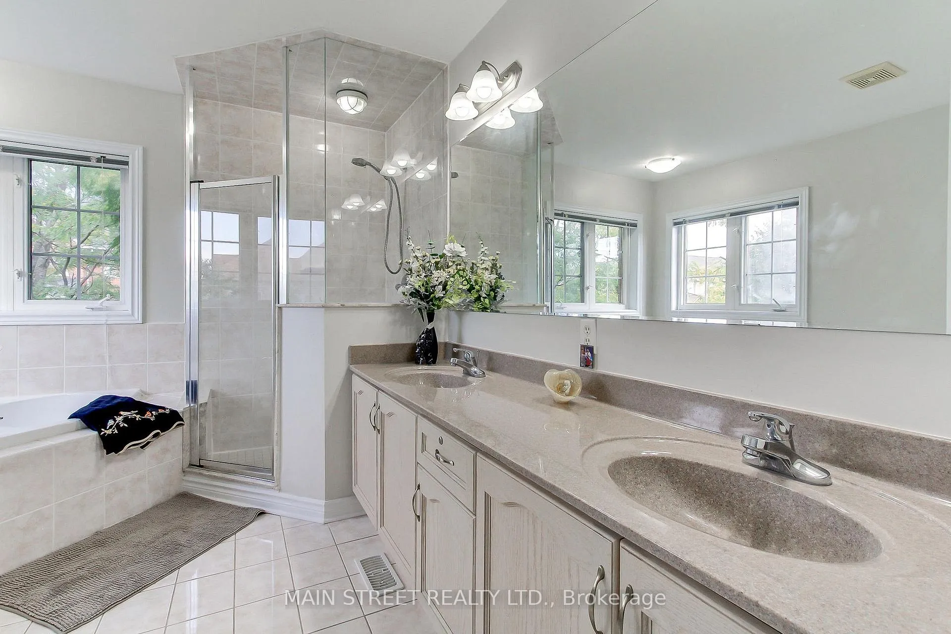 Photo 22 of 30 Conover Avenue, Aurora, Bayview Northeast — HOMEH