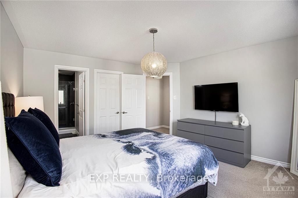 Photo 45 of 102 Par La Ville Circle, Ottawa, Stittsville (North) — HOMEH
