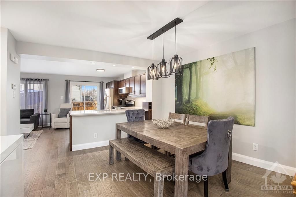 Photo 38 of 102 Par La Ville Circle, Ottawa, Stittsville (North) — HOMEH