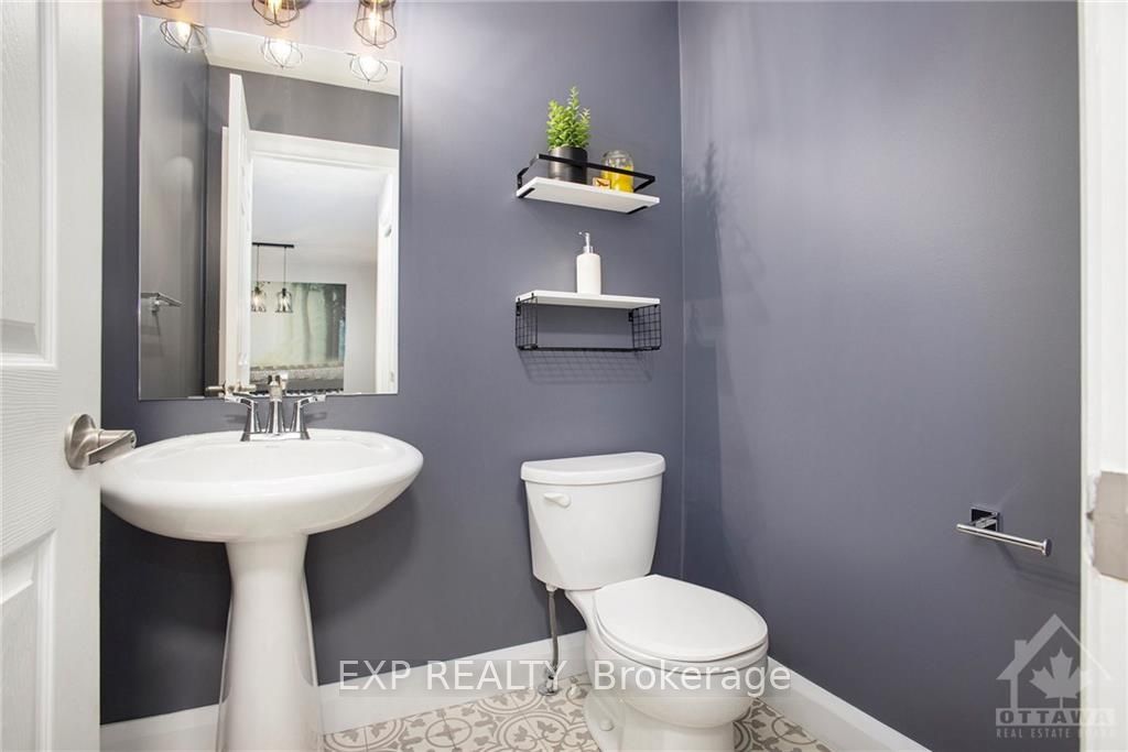 Photo 42 of 102 Par La Ville Circle, Ottawa, Stittsville (North) — HOMEH